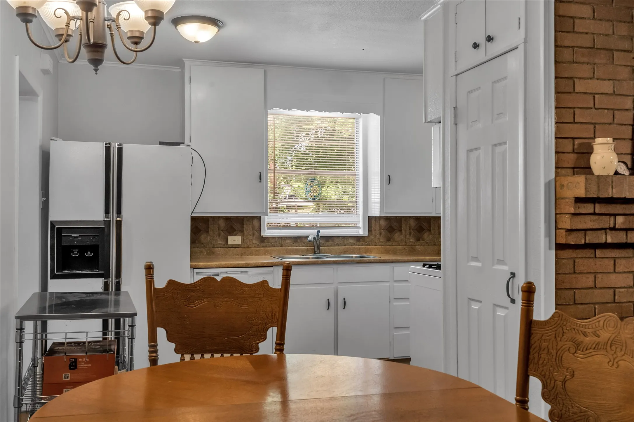 Single Family Residence For Sale in Grayson County , 14 Hancock Lane, Pottsboro, Texas 75076, 3 Bedroom, 2 Bathroom, 1 Garage spaces, 1,584 Sqft, built in 1936, Price $262,000, mls#21261591, Real Estate Agent in Pottsboro, Homes For Sale in Grayson county, Homes For Sale in Pottsboro, Realtor in Pottsboro Texas, Real Estate Brokerage Independent Realty Texas, Luminita Cordes Realtor