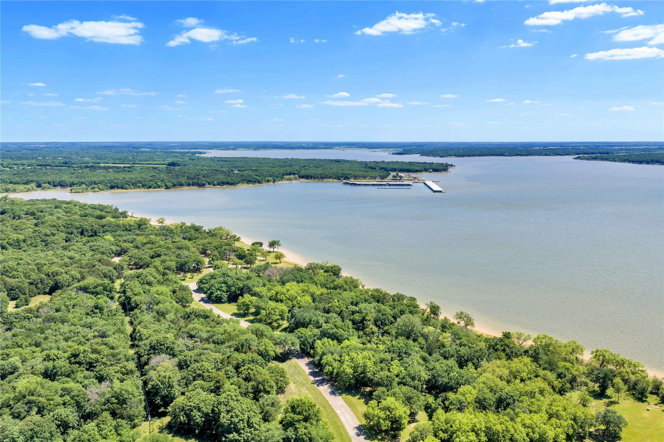 Single Family Residence For Sale in Grayson County , 14 Hancock Lane, Pottsboro, Texas 75076, 3 Bedroom, 2 Bathroom, 1 Garage spaces, 1,584 Sqft, built in 1936, Price $262,000, mls#21261591, Real Estate Agent in Pottsboro, Homes For Sale in Grayson county, Homes For Sale in Pottsboro, Realtor in Pottsboro Texas, Real Estate Brokerage Independent Realty Texas, Luminita Cordes Realtor