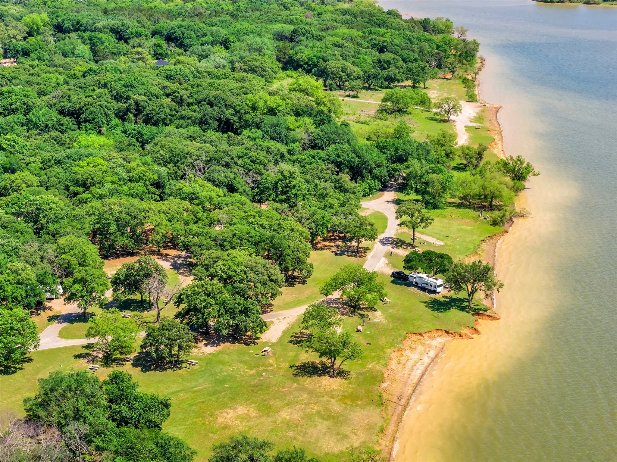 Single Family Residence For Sale in Grayson County , 14 Hancock Lane, Pottsboro, Texas 75076, 3 Bedroom, 2 Bathroom, 1 Garage spaces, 1,584 Sqft, built in 1936, Price $262,000, mls#21261591, Real Estate Agent in Pottsboro, Homes For Sale in Grayson county, Homes For Sale in Pottsboro, Realtor in Pottsboro Texas, Real Estate Brokerage Independent Realty Texas, Luminita Cordes Realtor
