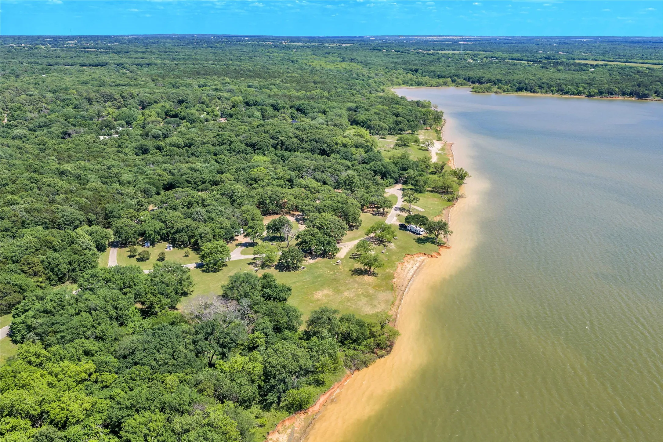 Single Family Residence For Sale in Grayson County , 14 Hancock Lane, Pottsboro, Texas 75076, 3 Bedroom, 2 Bathroom, 1 Garage spaces, 1,584 Sqft, built in 1936, Price $262,000, mls#21261591, Real Estate Agent in Pottsboro, Homes For Sale in Grayson county, Homes For Sale in Pottsboro, Realtor in Pottsboro Texas, Real Estate Brokerage Independent Realty Texas, Luminita Cordes Realtor