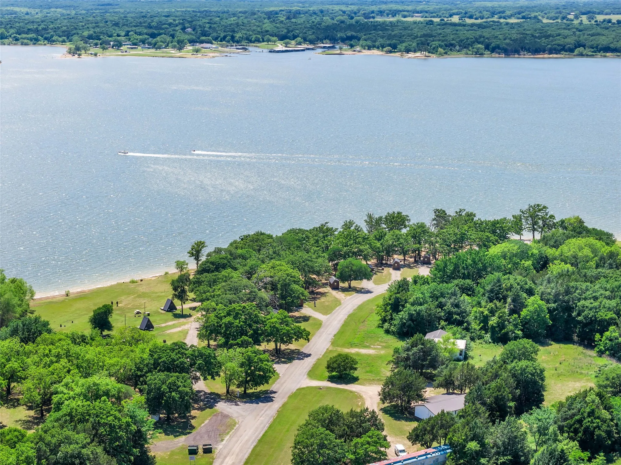 Single Family Residence For Sale in Grayson County , 14 Hancock Lane, Pottsboro, Texas 75076, 3 Bedroom, 2 Bathroom, 1 Garage spaces, 1,584 Sqft, built in 1936, Price $262,000, mls#21261591, Real Estate Agent in Pottsboro, Homes For Sale in Grayson county, Homes For Sale in Pottsboro, Realtor in Pottsboro Texas, Real Estate Brokerage Independent Realty Texas, Luminita Cordes Realtor