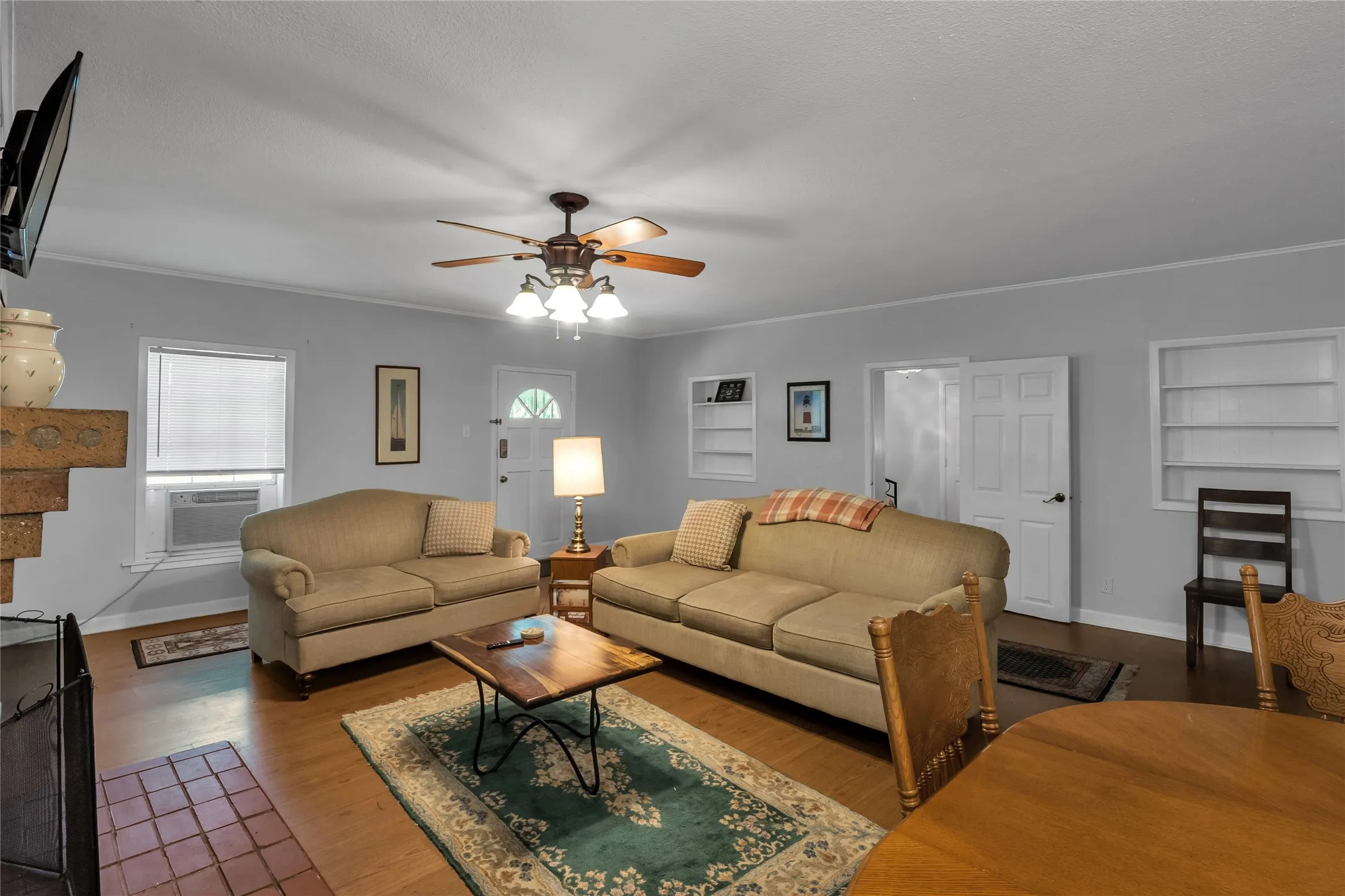 Single Family Residence For Sale in Grayson County , 14 Hancock Lane, Pottsboro, Texas 75076, 3 Bedroom, 2 Bathroom, 1 Garage spaces, 1,584 Sqft, built in 1936, Price $262,000, mls#21261591, Real Estate Agent in Pottsboro, Homes For Sale in Grayson county, Homes For Sale in Pottsboro, Realtor in Pottsboro Texas, Real Estate Brokerage Independent Realty Texas, Luminita Cordes Realtor