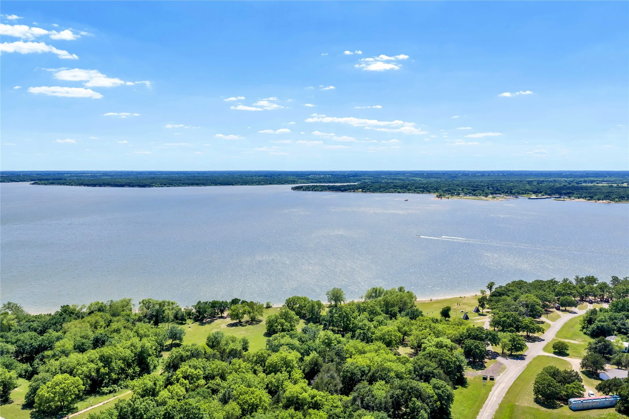 Single Family Residence For Sale in Grayson County , 14 Hancock Lane, Pottsboro, Texas 75076, 3 Bedroom, 2 Bathroom, 1 Garage spaces, 1,584 Sqft, built in 1936, Price $262,000, mls#21261591, Real Estate Agent in Pottsboro, Homes For Sale in Grayson county, Homes For Sale in Pottsboro, Realtor in Pottsboro Texas, Real Estate Brokerage Independent Realty Texas, Luminita Cordes Realtor