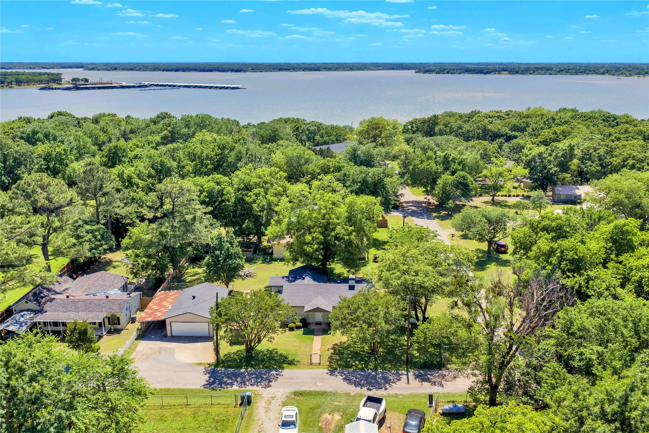 Single Family Residence For Sale in Grayson County , 14 Hancock Lane, Pottsboro, Texas 75076, 3 Bedroom, 2 Bathroom, 1 Garage spaces, 1,584 Sqft, built in 1936, Price $262,000, mls#21261591, Real Estate Agent in Pottsboro, Homes For Sale in Grayson county, Homes For Sale in Pottsboro, Realtor in Pottsboro Texas, Real Estate Brokerage Independent Realty Texas, Luminita Cordes Realtor