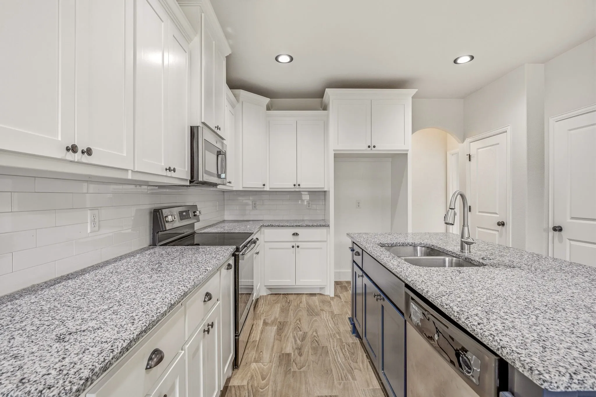 Single Family Residence For Sale in Hood County , 5721 San Jacinto Drive, Granbury, Texas 76048, 4 Bedroom, 3 Bathroom, Garage spaces, 1,612 Sqft, built in 2021, Preowned, mls#21261574, Real Estate Agent in Granbury, Homes For Sale in Hood county, Homes For Sale in Granbury, Realtor in Granbury Texas, Real Estate Brokerage Independent Realty Texas, Luminita Cordes Realtor