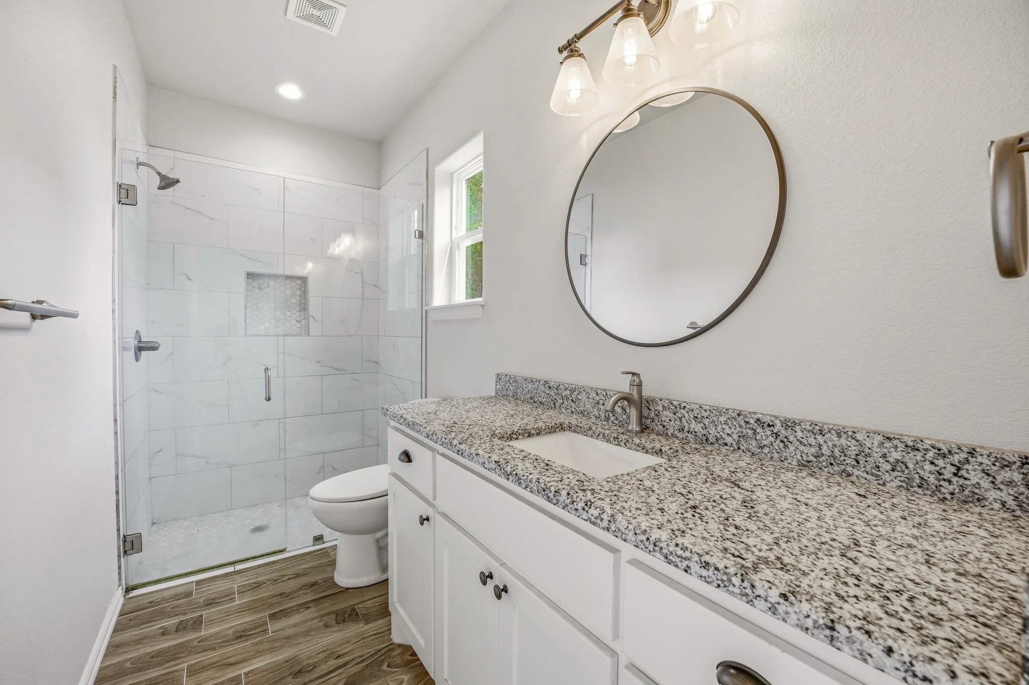 Single Family Residence For Sale in Hood County , 5721 San Jacinto Drive, Granbury, Texas 76048, 4 Bedroom, 3 Bathroom, Garage spaces, 1,612 Sqft, built in 2021, Preowned, mls#21261574, Real Estate Agent in Granbury, Homes For Sale in Hood county, Homes For Sale in Granbury, Realtor in Granbury Texas, Real Estate Brokerage Independent Realty Texas, Luminita Cordes Realtor