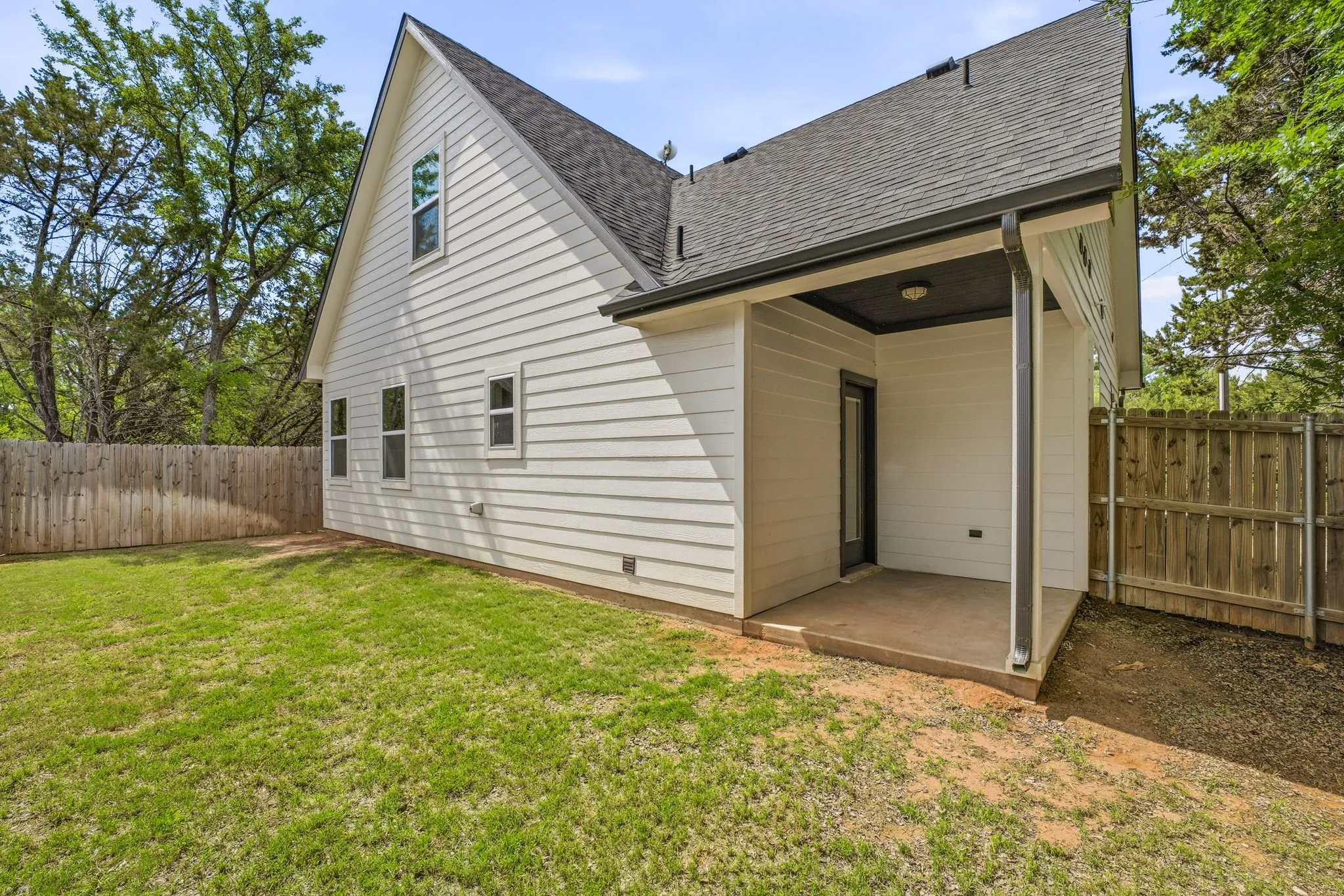 Single Family Residence For Sale in Hood County , 5721 San Jacinto Drive, Granbury, Texas 76048, 4 Bedroom, 3 Bathroom, Garage spaces, 1,612 Sqft, built in 2021, Preowned, mls#21261574, Real Estate Agent in Granbury, Homes For Sale in Hood county, Homes For Sale in Granbury, Realtor in Granbury Texas, Real Estate Brokerage Independent Realty Texas, Luminita Cordes Realtor
