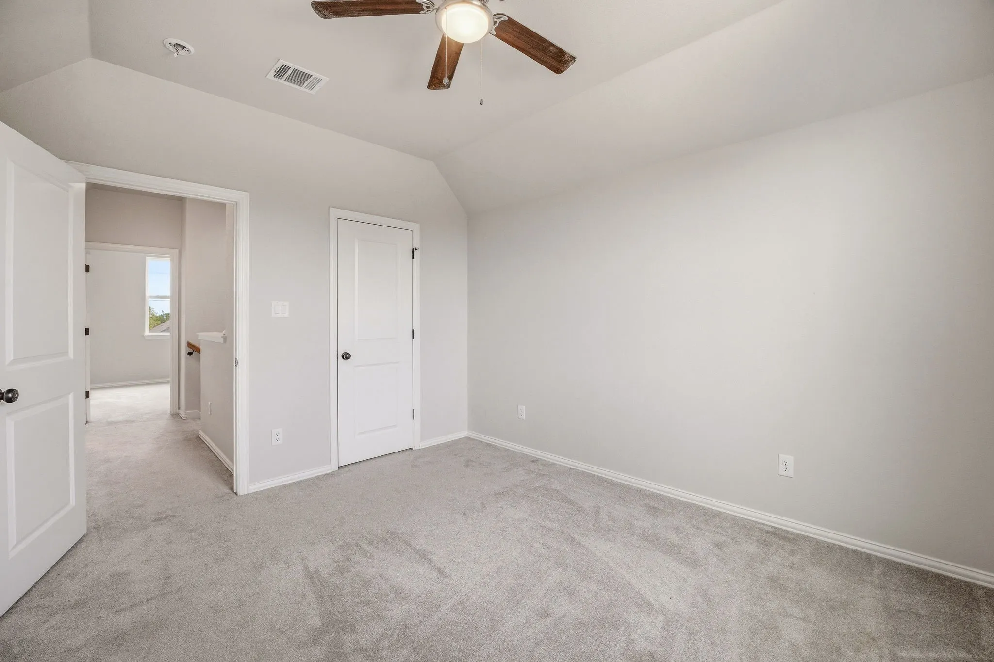 Single Family Residence For Sale in Hood County , 5721 San Jacinto Drive, Granbury, Texas 76048, 4 Bedroom, 3 Bathroom, Garage spaces, 1,612 Sqft, built in 2021, Preowned, mls#21261574, Real Estate Agent in Granbury, Homes For Sale in Hood county, Homes For Sale in Granbury, Realtor in Granbury Texas, Real Estate Brokerage Independent Realty Texas, Luminita Cordes Realtor
