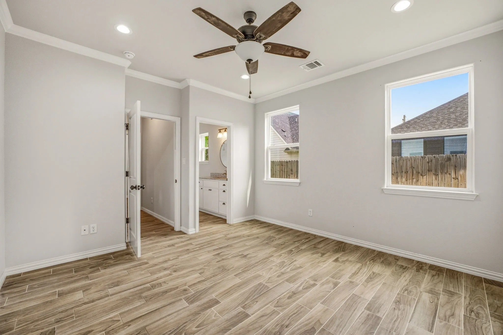 Single Family Residence For Sale in Hood County , 5721 San Jacinto Drive, Granbury, Texas 76048, 4 Bedroom, 3 Bathroom, Garage spaces, 1,612 Sqft, built in 2021, Preowned, mls#21261574, Real Estate Agent in Granbury, Homes For Sale in Hood county, Homes For Sale in Granbury, Realtor in Granbury Texas, Real Estate Brokerage Independent Realty Texas, Luminita Cordes Realtor