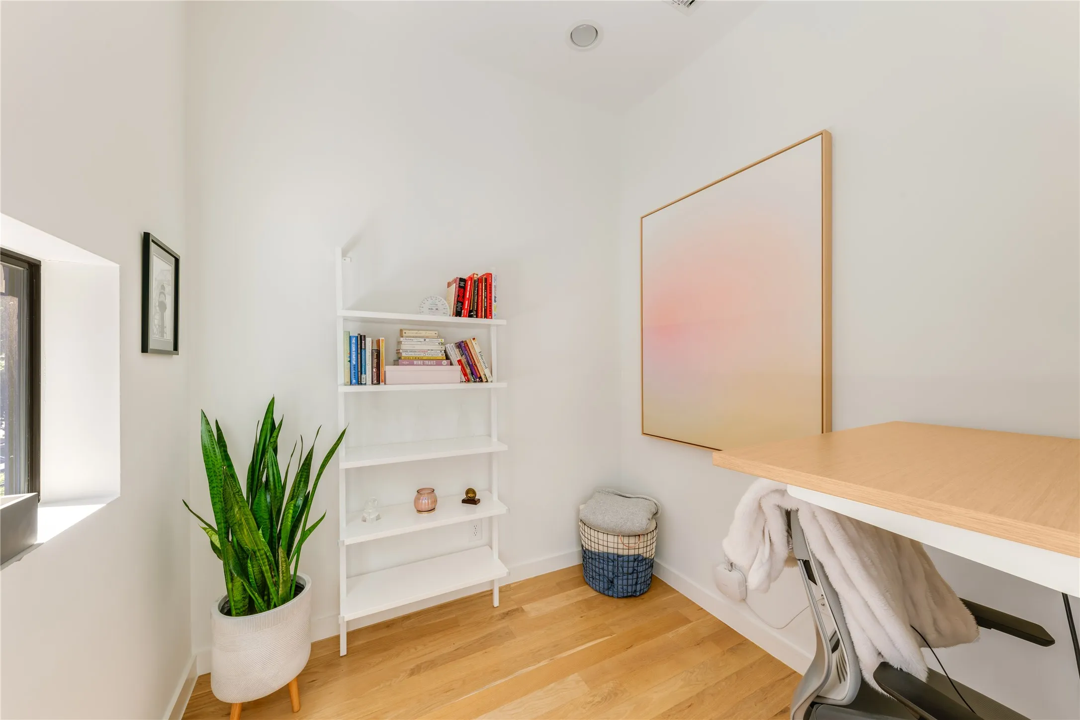 Single Family Residence For Sale in Dallas County , 4817 Caxton Court, Dallas, Texas 75204, 3 Bedrooms, 4 Bathrooms, 2 Garage spaces, 2,312 Sqft, built in 2018, Price $825,000, mls#21261606, Real Estate Agent in Dallas, Homes For Sale in Dallas county, Homes For Sale in Dallas, Realtor in Dallas Texas, Real Estate Brokerage Independent Realty Texas, Luminita Cordes Realtor