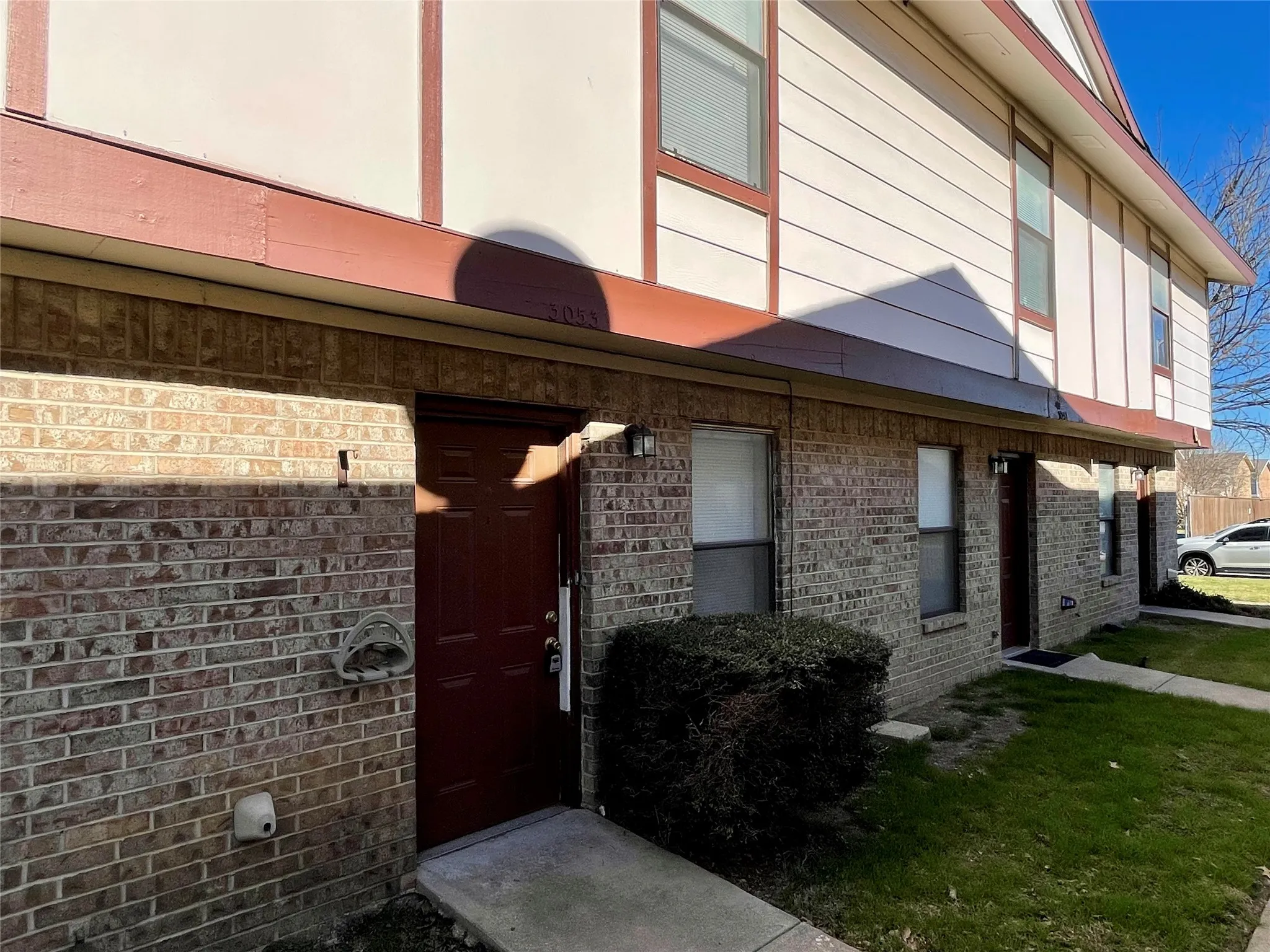 Townhouse For Rent in Denton County , 3055 Olympia Drive, Denton, Texas 76209, 2 Bedroom, 2 Bathroom, 1 Garage spaces, 1,023 Sqft, built in 1983, mls#21260422, Real Estate Agent in Denton, Homes For Rent in Denton county, Homes For Rent in Denton, Realtor in Denton Texas, Real Estate Brokerage Independent Realty Texas, Luminita Cordes Realtor