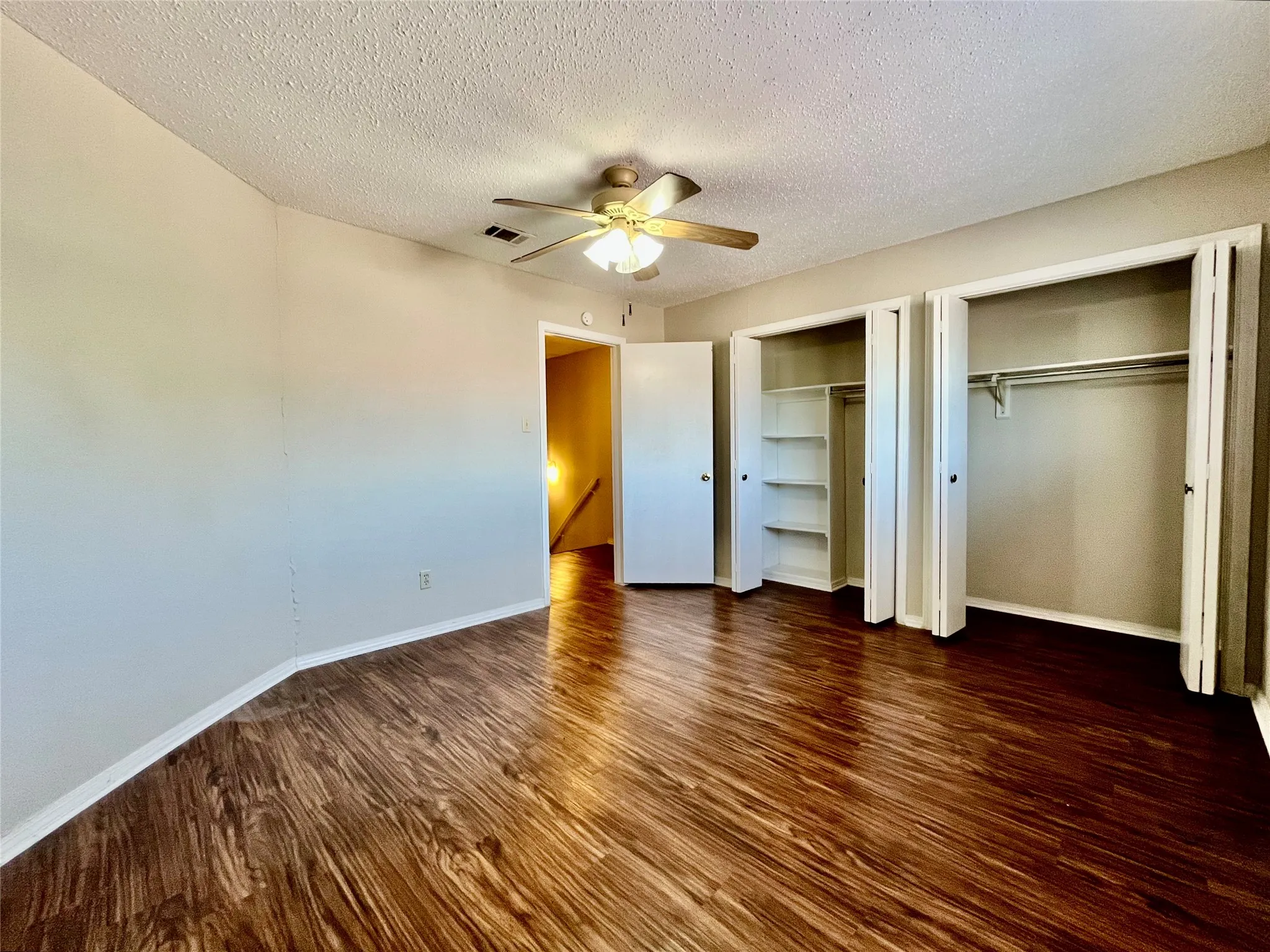 Townhouse For Rent in Denton County , 3055 Olympia Drive, Denton, Texas 76209, 2 Bedroom, 2 Bathroom, 1 Garage spaces, 1,023 Sqft, built in 1983, mls#21260422, Real Estate Agent in Denton, Homes For Rent in Denton county, Homes For Rent in Denton, Realtor in Denton Texas, Real Estate Brokerage Independent Realty Texas, Luminita Cordes Realtor