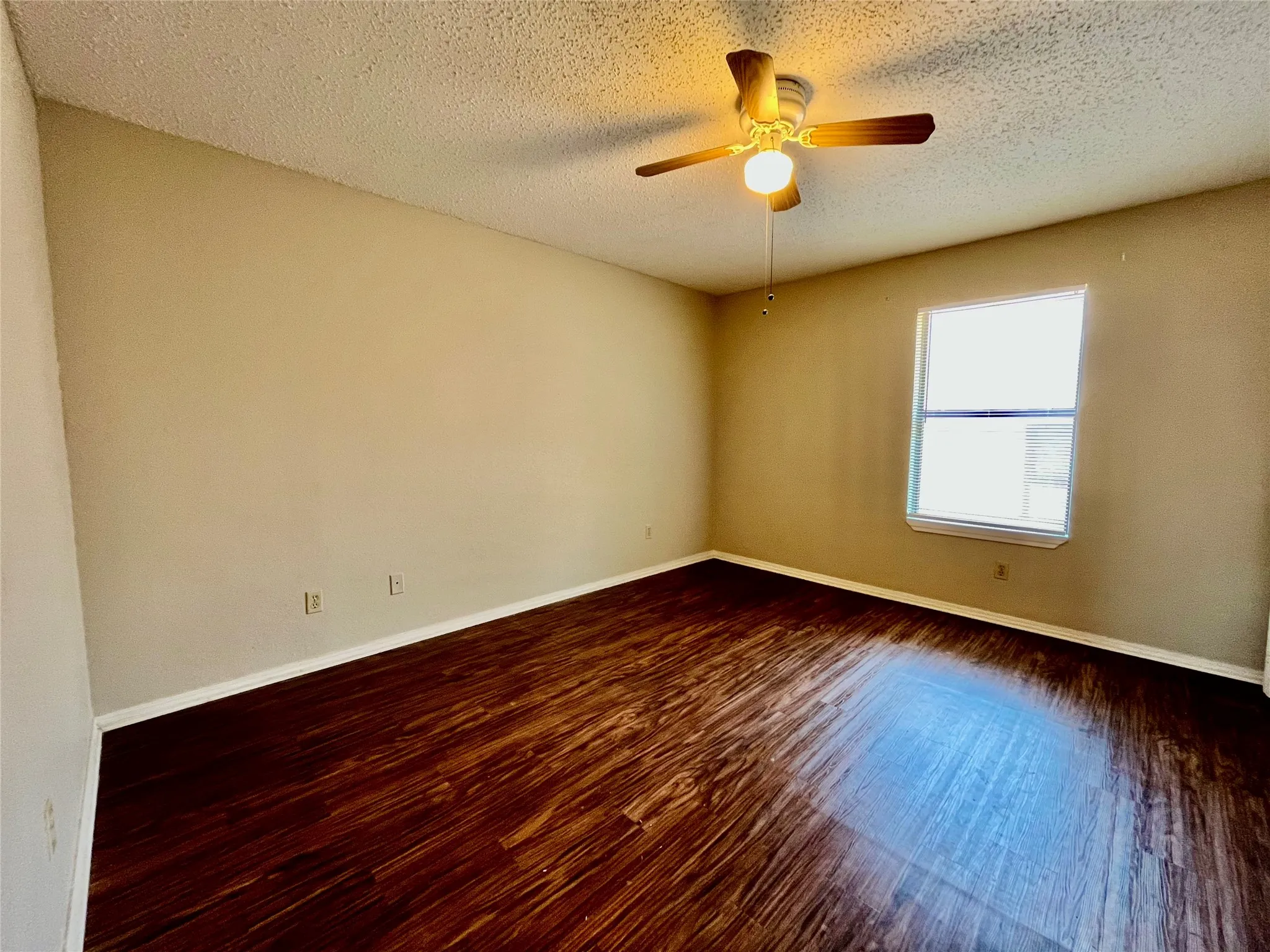 Townhouse For Rent in Denton County , 3055 Olympia Drive, Denton, Texas 76209, 2 Bedroom, 2 Bathroom, 1 Garage spaces, 1,023 Sqft, built in 1983, mls#21260422, Real Estate Agent in Denton, Homes For Rent in Denton county, Homes For Rent in Denton, Realtor in Denton Texas, Real Estate Brokerage Independent Realty Texas, Luminita Cordes Realtor