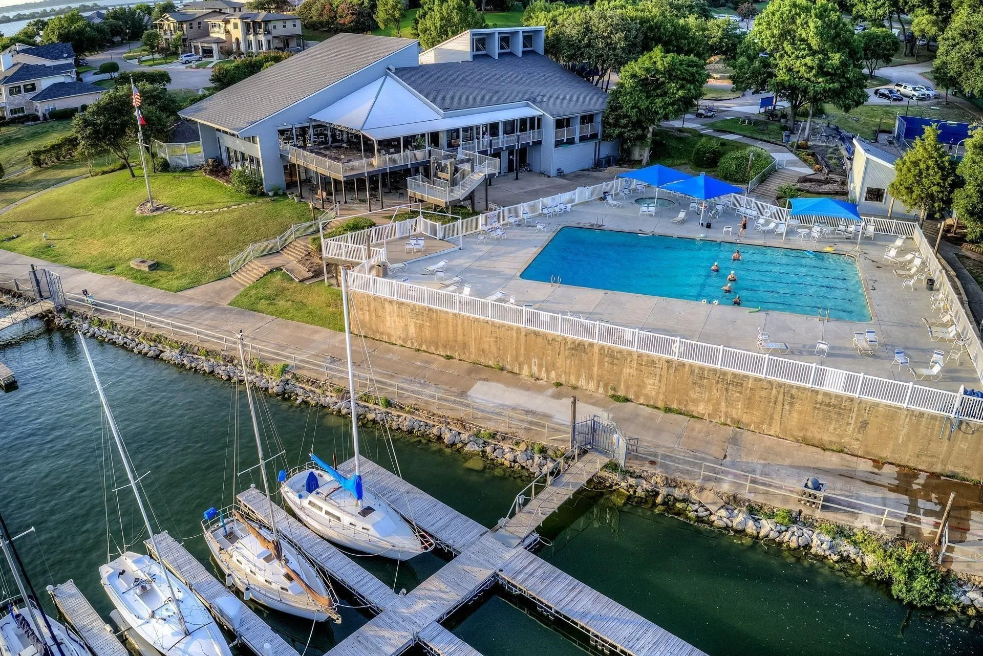 Single Family Residence For Rent in Rockwall County , 306 Victory Lane, Rockwall, Texas 75032, 3 Bedrooms, 4 Bathrooms, 2 Garage spaces, 3,047 Sqft, built in 2004, Preowned, Price $4,000, mls#21261306, Real Estate Agent in Rockwall, Homes For Rent in Rockwall county, Homes For Rent in Rockwall, Realtor in Rockwall Texas, Real Estate Brokerage Independent Realty Texas, Luminita Cordes Realtor