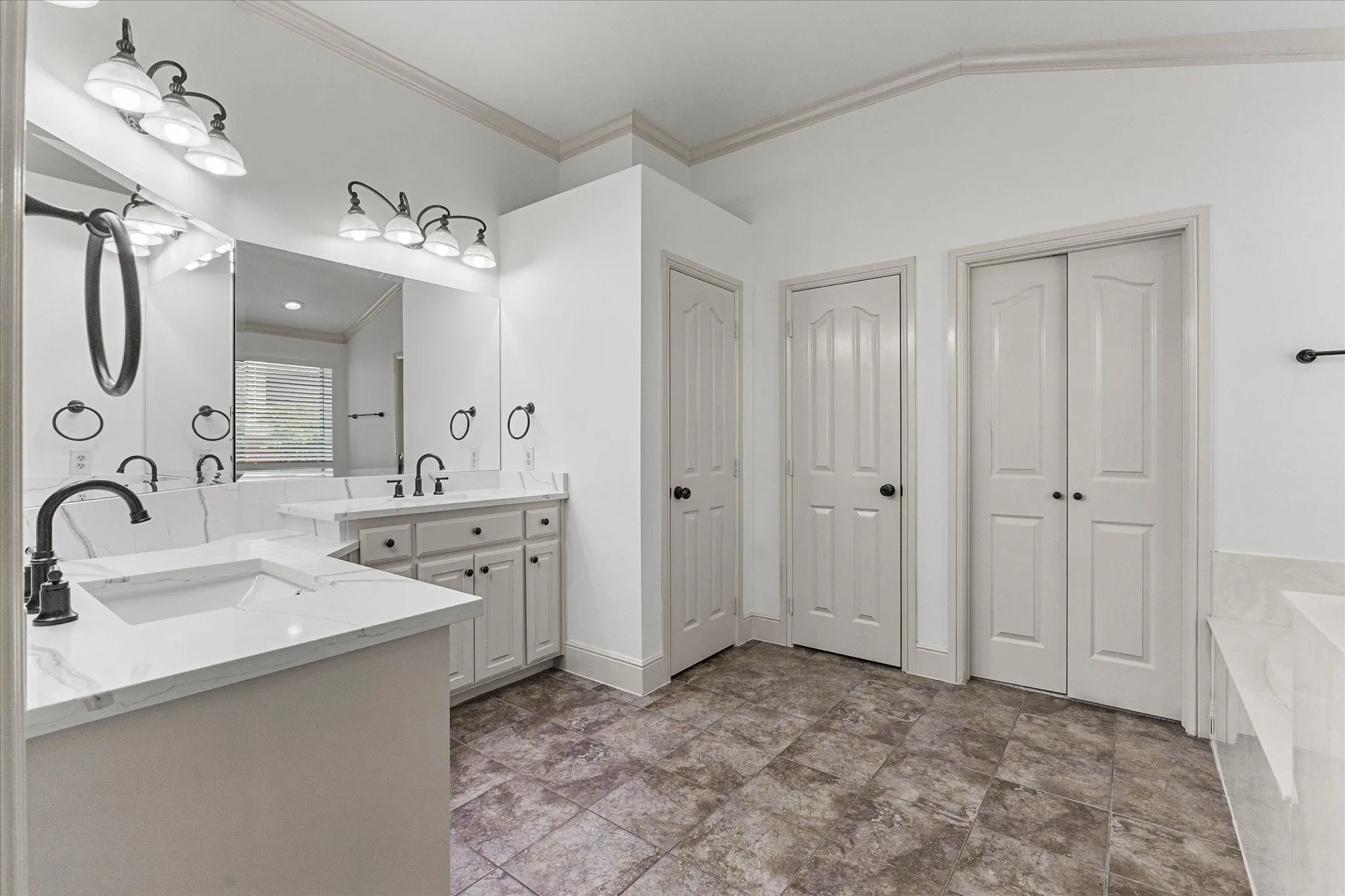 Single Family Residence For Rent in Rockwall County , 306 Victory Lane, Rockwall, Texas 75032, 3 Bedrooms, 4 Bathrooms, 2 Garage spaces, 3,047 Sqft, built in 2004, Preowned, Price $4,000, mls#21261306, Real Estate Agent in Rockwall, Homes For Rent in Rockwall county, Homes For Rent in Rockwall, Realtor in Rockwall Texas, Real Estate Brokerage Independent Realty Texas, Luminita Cordes Realtor