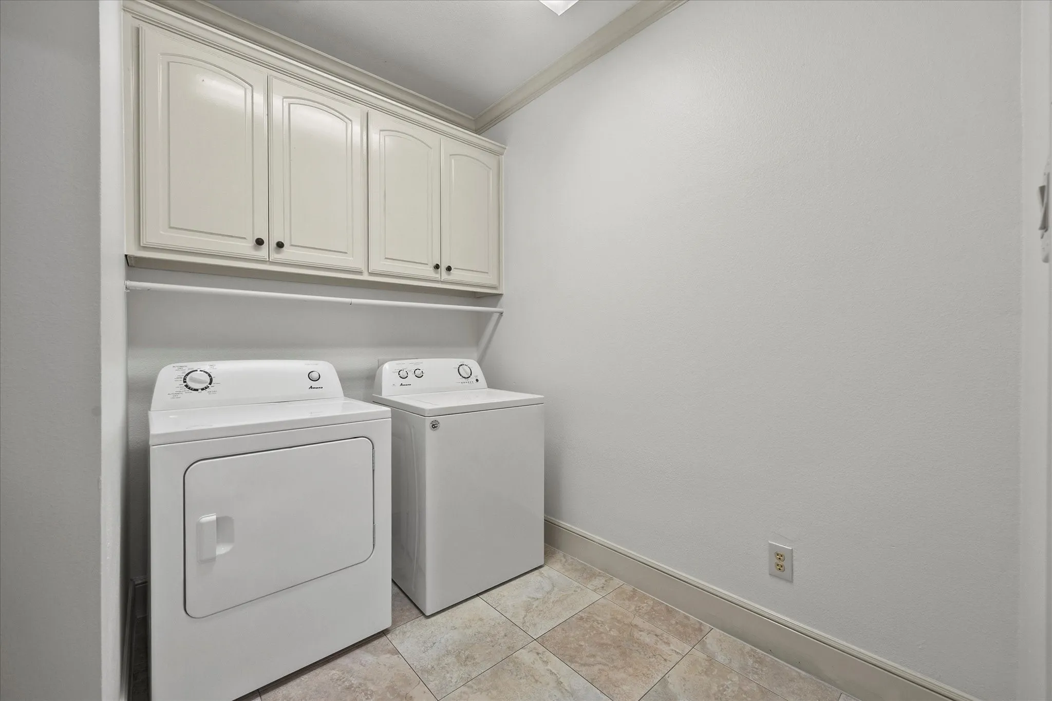 Single Family Residence For Rent in Rockwall County , 306 Victory Lane, Rockwall, Texas 75032, 3 Bedrooms, 4 Bathrooms, 2 Garage spaces, 3,047 Sqft, built in 2004, Preowned, Price $4,000, mls#21261306, Real Estate Agent in Rockwall, Homes For Rent in Rockwall county, Homes For Rent in Rockwall, Realtor in Rockwall Texas, Real Estate Brokerage Independent Realty Texas, Luminita Cordes Realtor