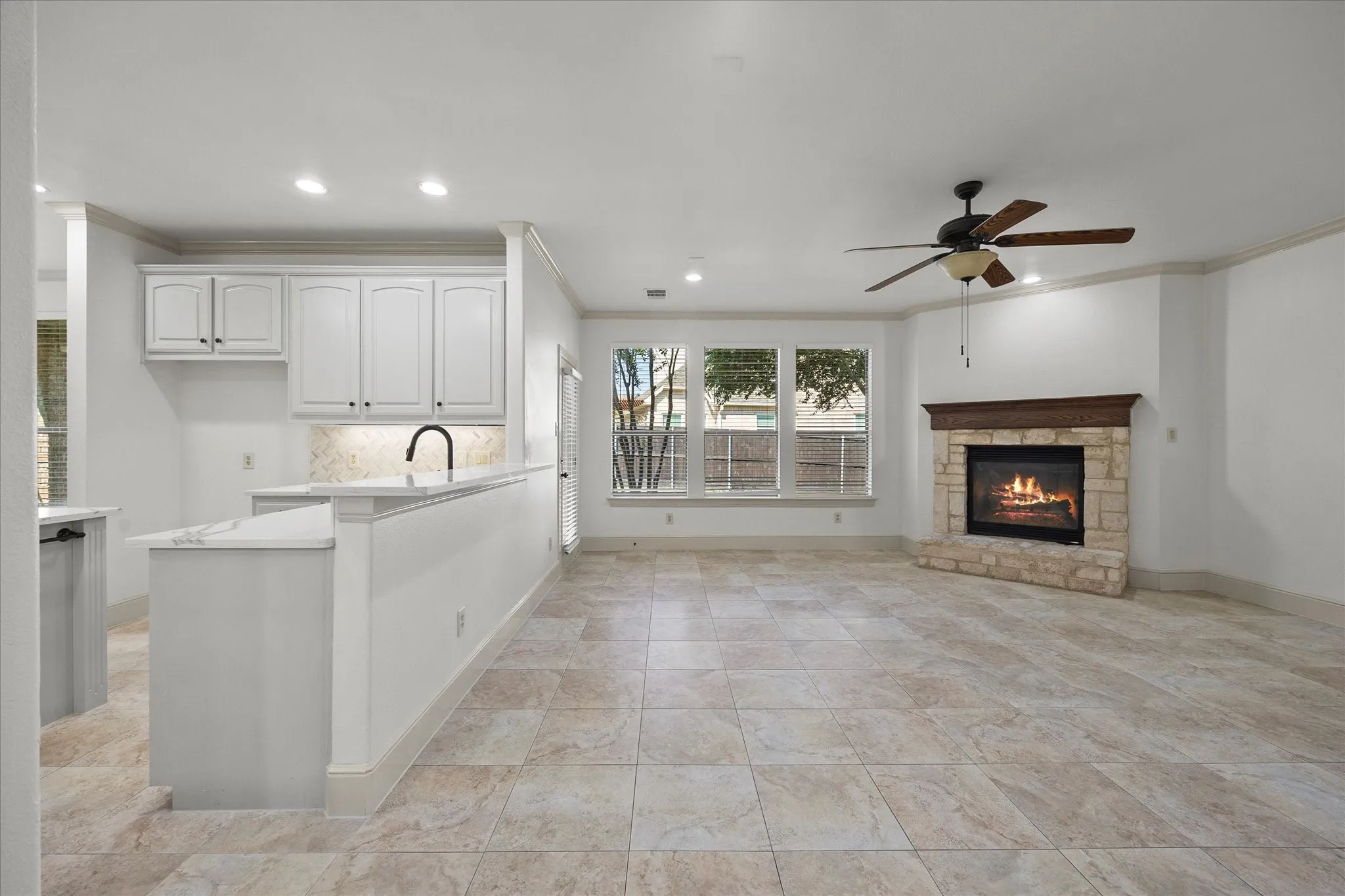Single Family Residence For Rent in Rockwall County , 306 Victory Lane, Rockwall, Texas 75032, 3 Bedrooms, 4 Bathrooms, 2 Garage spaces, 3,047 Sqft, built in 2004, Preowned, Price $4,000, mls#21261306, Real Estate Agent in Rockwall, Homes For Rent in Rockwall county, Homes For Rent in Rockwall, Realtor in Rockwall Texas, Real Estate Brokerage Independent Realty Texas, Luminita Cordes Realtor