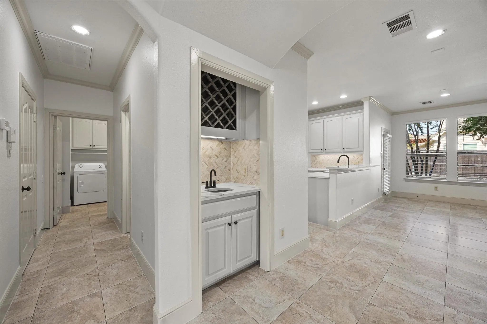 Single Family Residence For Rent in Rockwall County , 306 Victory Lane, Rockwall, Texas 75032, 3 Bedrooms, 4 Bathrooms, 2 Garage spaces, 3,047 Sqft, built in 2004, Preowned, Price $4,000, mls#21261306, Real Estate Agent in Rockwall, Homes For Rent in Rockwall county, Homes For Rent in Rockwall, Realtor in Rockwall Texas, Real Estate Brokerage Independent Realty Texas, Luminita Cordes Realtor
