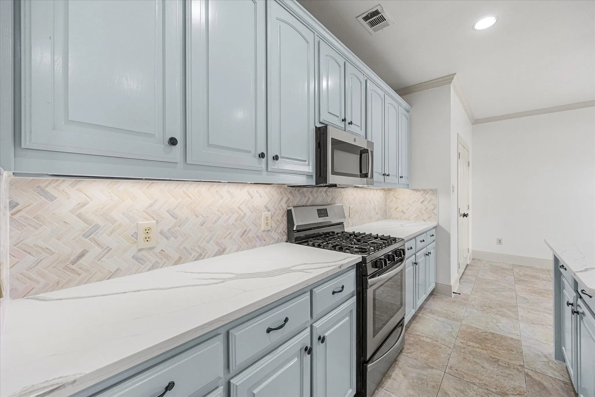 Single Family Residence For Rent in Rockwall County , 306 Victory Lane, Rockwall, Texas 75032, 3 Bedrooms, 4 Bathrooms, 2 Garage spaces, 3,047 Sqft, built in 2004, Preowned, Price $4,000, mls#21261306, Real Estate Agent in Rockwall, Homes For Rent in Rockwall county, Homes For Rent in Rockwall, Realtor in Rockwall Texas, Real Estate Brokerage Independent Realty Texas, Luminita Cordes Realtor
