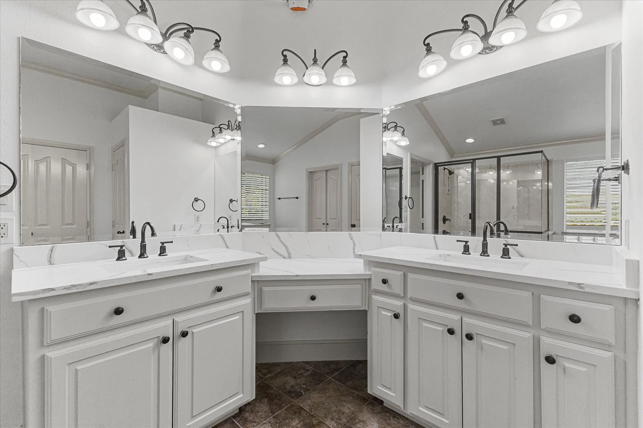 Single Family Residence For Rent in Rockwall County , 306 Victory Lane, Rockwall, Texas 75032, 3 Bedrooms, 4 Bathrooms, 2 Garage spaces, 3,047 Sqft, built in 2004, Preowned, Price $4,000, mls#21261306, Real Estate Agent in Rockwall, Homes For Rent in Rockwall county, Homes For Rent in Rockwall, Realtor in Rockwall Texas, Real Estate Brokerage Independent Realty Texas, Luminita Cordes Realtor