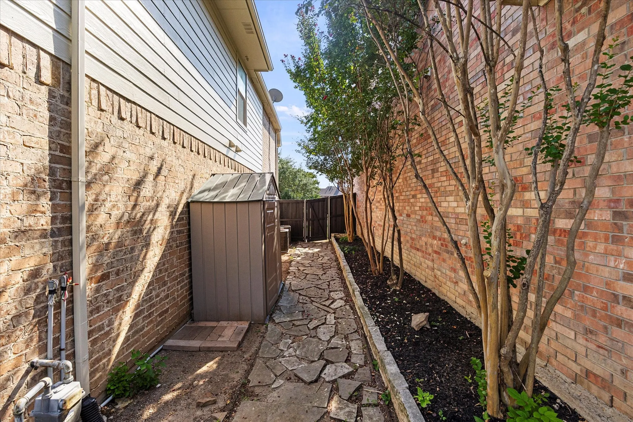 Single Family Residence For Rent in Rockwall County , 306 Victory Lane, Rockwall, Texas 75032, 3 Bedrooms, 4 Bathrooms, 2 Garage spaces, 3,047 Sqft, built in 2004, Preowned, Price $4,000, mls#21261306, Real Estate Agent in Rockwall, Homes For Rent in Rockwall county, Homes For Rent in Rockwall, Realtor in Rockwall Texas, Real Estate Brokerage Independent Realty Texas, Luminita Cordes Realtor