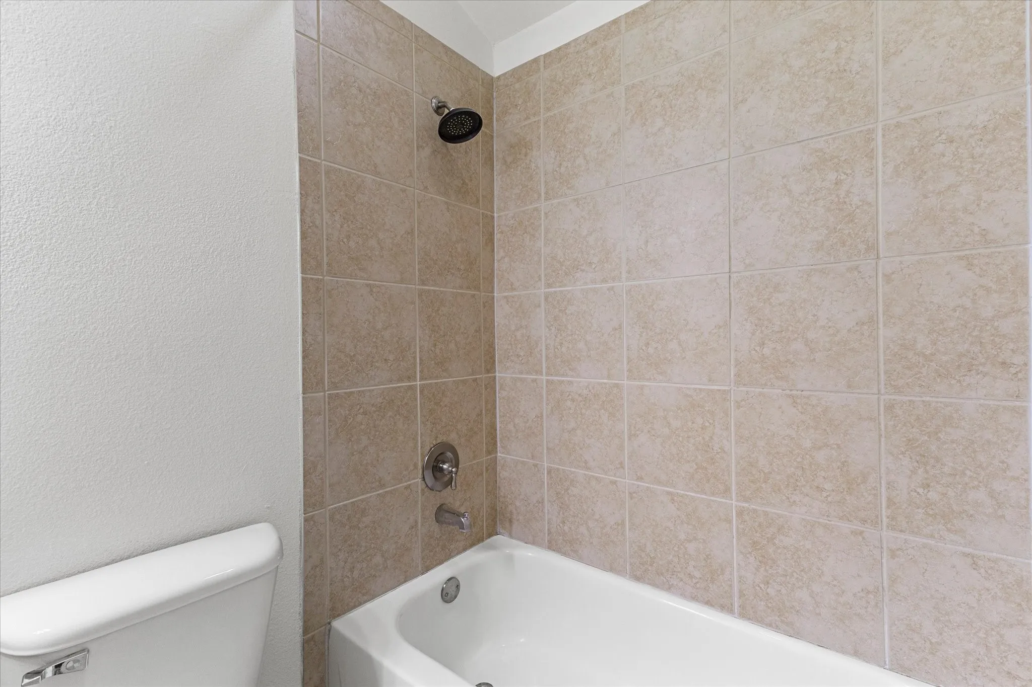 Single Family Residence For Rent in Rockwall County , 306 Victory Lane, Rockwall, Texas 75032, 3 Bedrooms, 4 Bathrooms, 2 Garage spaces, 3,047 Sqft, built in 2004, Preowned, Price $4,000, mls#21261306, Real Estate Agent in Rockwall, Homes For Rent in Rockwall county, Homes For Rent in Rockwall, Realtor in Rockwall Texas, Real Estate Brokerage Independent Realty Texas, Luminita Cordes Realtor