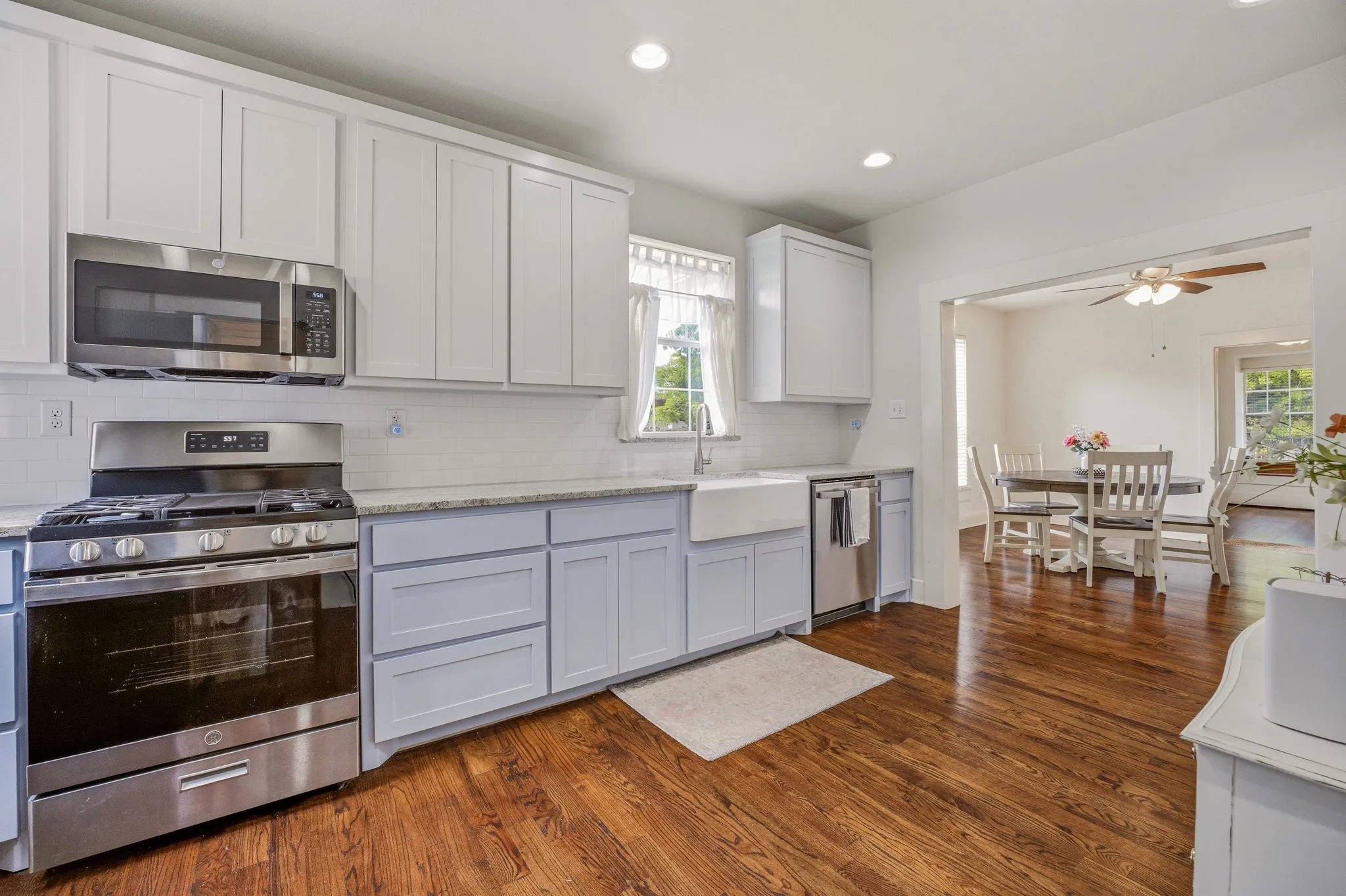 Single Family Residence For Sale in Parker County , 910 S Waco Street, Weatherford, Texas 76086, 3 Bedrooms, 1 Bathroom, Garage spaces, 1,492 Sqft, built in 1915, Preowned, Price $365,000, mls#21260233, Real Estate Agent in Weatherford, Homes For Sale in Parker county, Homes For Sale in Weatherford, Realtor in Weatherford Texas, Real Estate Brokerage Independent Realty Texas, Luminita Cordes Realtor