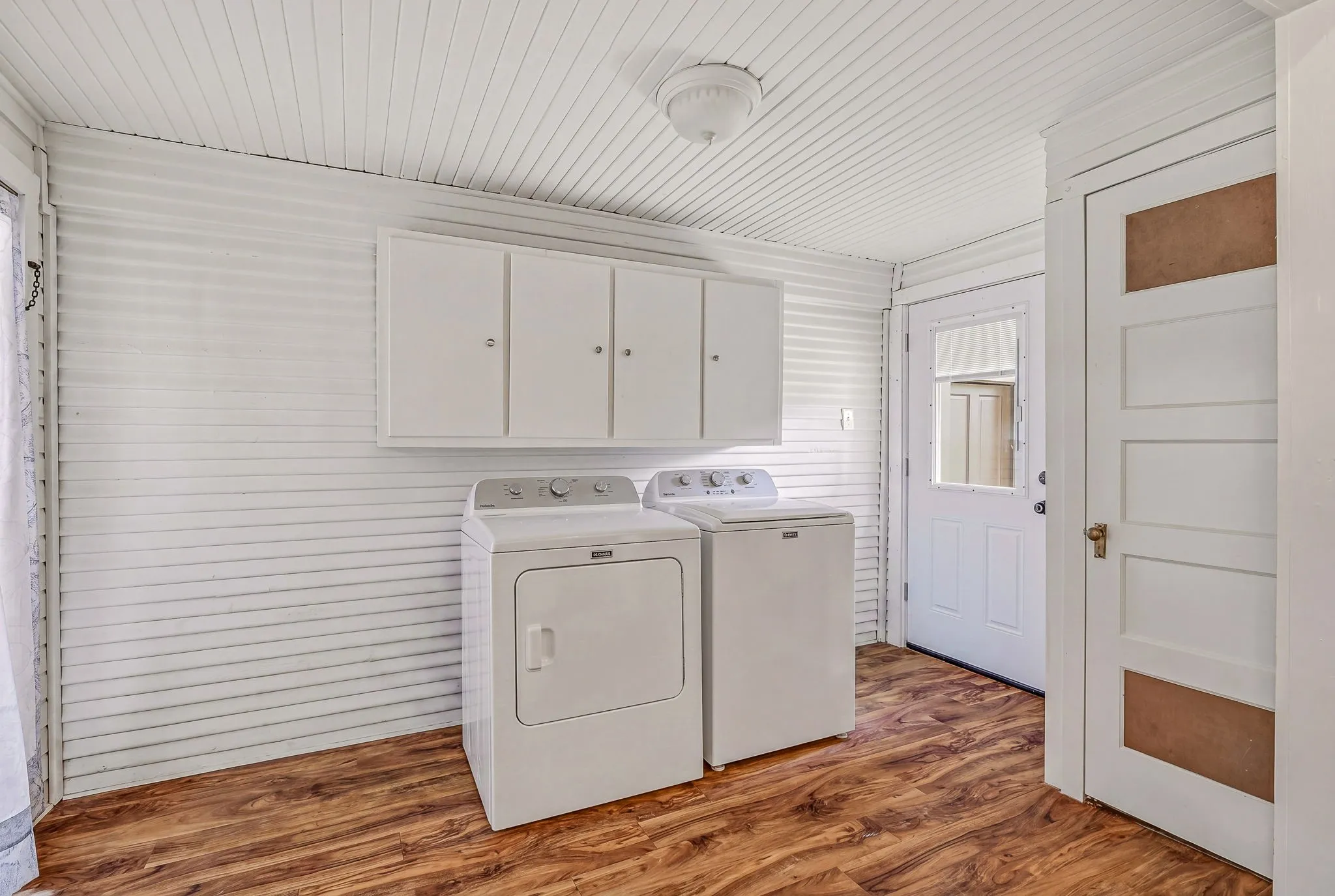 Single Family Residence For Sale in Parker County , 910 S Waco Street, Weatherford, Texas 76086, 3 Bedrooms, 1 Bathroom, Garage spaces, 1,492 Sqft, built in 1915, Preowned, Price $365,000, mls#21260233, Real Estate Agent in Weatherford, Homes For Sale in Parker county, Homes For Sale in Weatherford, Realtor in Weatherford Texas, Real Estate Brokerage Independent Realty Texas, Luminita Cordes Realtor