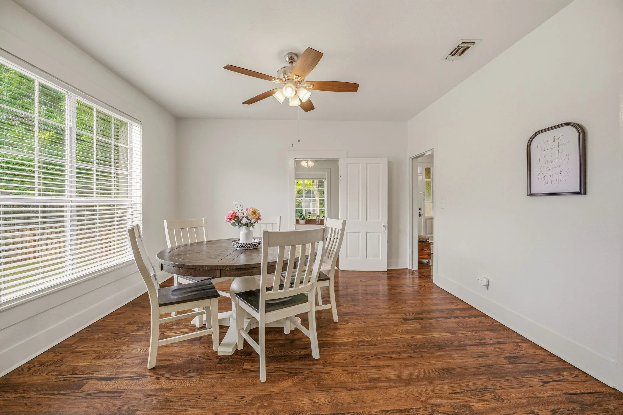 Single Family Residence For Sale in Parker County , 910 S Waco Street, Weatherford, Texas 76086, 3 Bedrooms, 1 Bathroom, Garage spaces, 1,492 Sqft, built in 1915, Preowned, Price $365,000, mls#21260233, Real Estate Agent in Weatherford, Homes For Sale in Parker county, Homes For Sale in Weatherford, Realtor in Weatherford Texas, Real Estate Brokerage Independent Realty Texas, Luminita Cordes Realtor