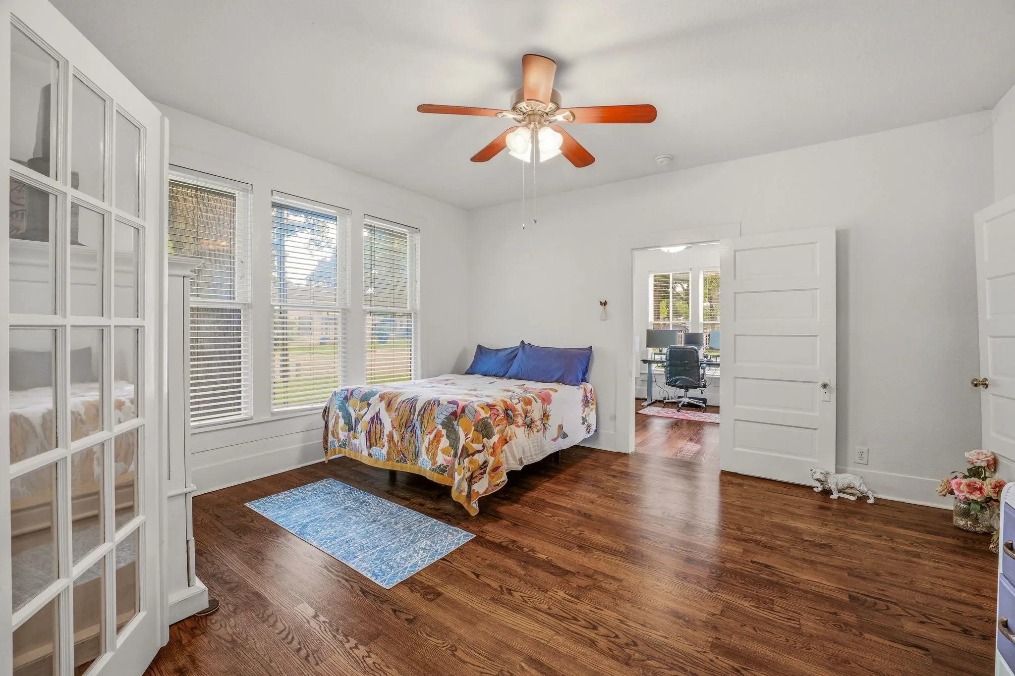 Single Family Residence For Sale in Parker County , 910 S Waco Street, Weatherford, Texas 76086, 3 Bedrooms, 1 Bathroom, Garage spaces, 1,492 Sqft, built in 1915, Preowned, Price $365,000, mls#21260233, Real Estate Agent in Weatherford, Homes For Sale in Parker county, Homes For Sale in Weatherford, Realtor in Weatherford Texas, Real Estate Brokerage Independent Realty Texas, Luminita Cordes Realtor