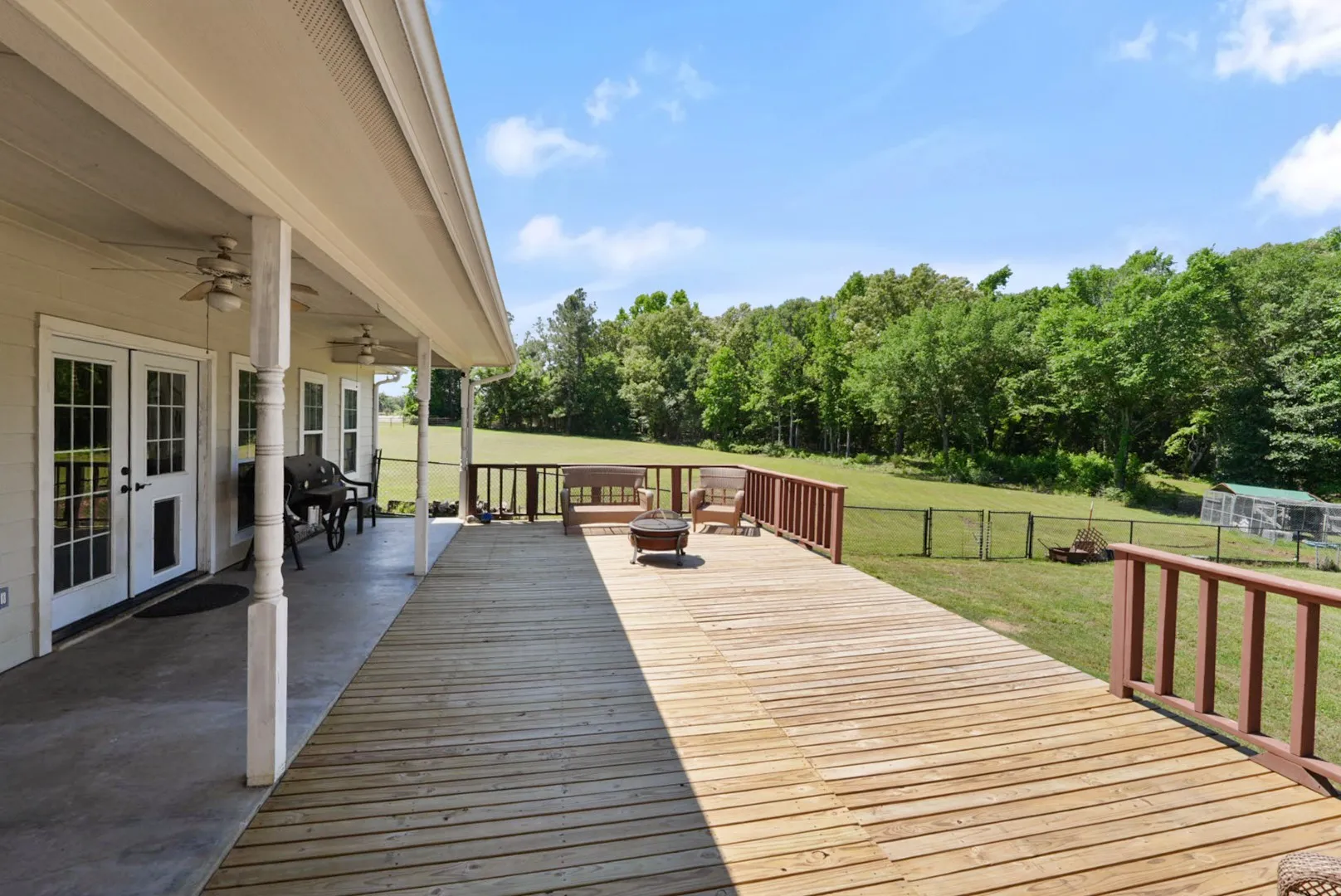 Single Family Residence For Sale in Rains County , 155 RS County Road 4261, Emory, Texas 75440, 3 Bedroom, 2 Bathroom, 2 Garage spaces, 1,970 Sqft, built in 2008, mls#21261650, Real Estate Agent in Emory, Homes For Sale in Rains county, Homes For Sale in Emory, Realtor in Emory Texas, Real Estate Brokerage Independent Realty Texas, Luminita Cordes Realtor