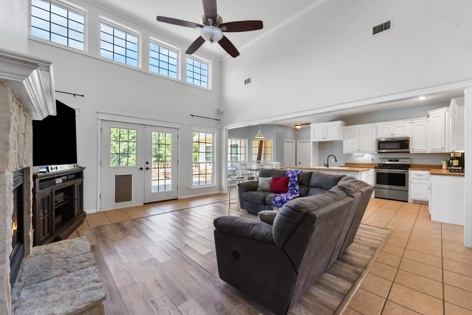 Single Family Residence For Sale in Rains County , 155 RS County Road 4261, Emory, Texas 75440, 3 Bedroom, 2 Bathroom, 2 Garage spaces, 1,970 Sqft, built in 2008, mls#21261650, Real Estate Agent in Emory, Homes For Sale in Rains county, Homes For Sale in Emory, Realtor in Emory Texas, Real Estate Brokerage Independent Realty Texas, Luminita Cordes Realtor