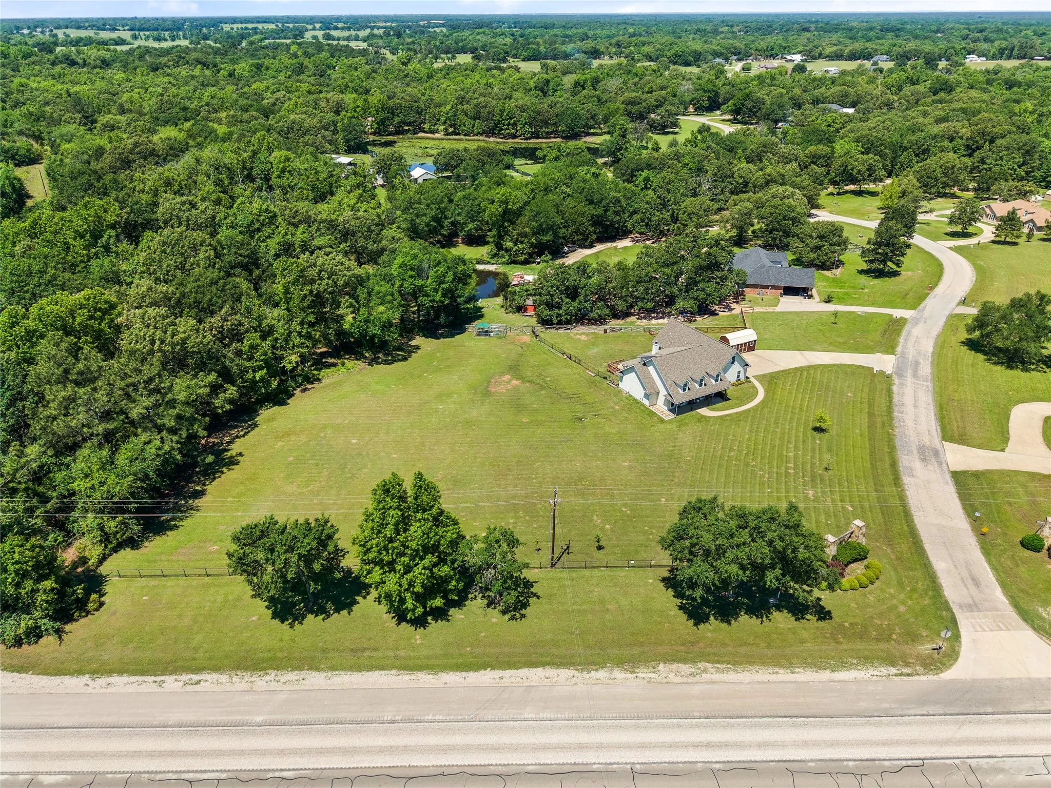 Single Family Residence For Sale in Rains County , 155 RS County Road 4261, Emory, Texas 75440, 3 Bedroom, 2 Bathroom, 2 Garage spaces, 1,970 Sqft, built in 2008, mls#21261650, Real Estate Agent in Emory, Homes For Sale in Rains county, Homes For Sale in Emory, Realtor in Emory Texas, Real Estate Brokerage Independent Realty Texas, Luminita Cordes Realtor