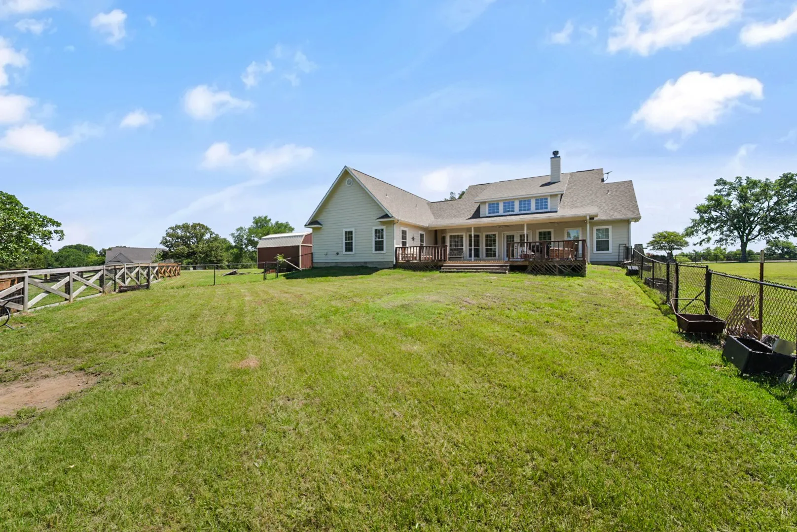 Single Family Residence For Sale in Rains County , 155 RS County Road 4261, Emory, Texas 75440, 3 Bedroom, 2 Bathroom, 2 Garage spaces, 1,970 Sqft, built in 2008, mls#21261650, Real Estate Agent in Emory, Homes For Sale in Rains county, Homes For Sale in Emory, Realtor in Emory Texas, Real Estate Brokerage Independent Realty Texas, Luminita Cordes Realtor