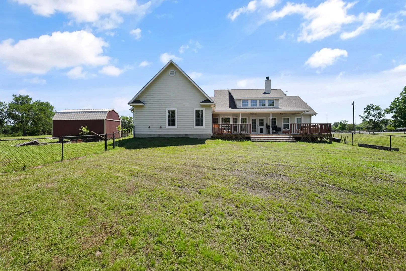 Single Family Residence For Sale in Rains County , 155 RS County Road 4261, Emory, Texas 75440, 3 Bedroom, 2 Bathroom, 2 Garage spaces, 1,970 Sqft, built in 2008, mls#21261650, Real Estate Agent in Emory, Homes For Sale in Rains county, Homes For Sale in Emory, Realtor in Emory Texas, Real Estate Brokerage Independent Realty Texas, Luminita Cordes Realtor