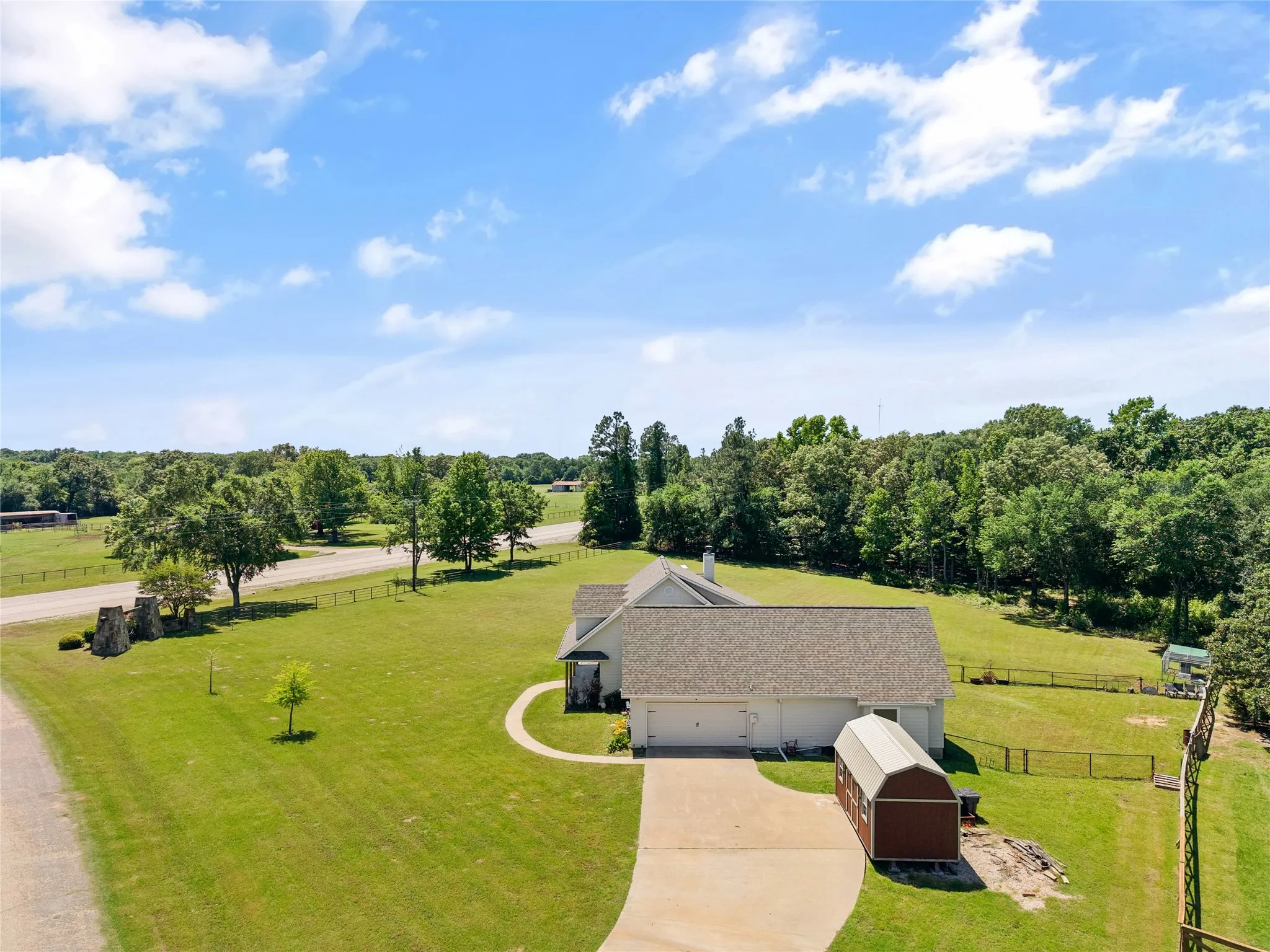 Single Family Residence For Sale in Rains County , 155 RS County Road 4261, Emory, Texas 75440, 3 Bedroom, 2 Bathroom, 2 Garage spaces, 1,970 Sqft, built in 2008, mls#21261650, Real Estate Agent in Emory, Homes For Sale in Rains county, Homes For Sale in Emory, Realtor in Emory Texas, Real Estate Brokerage Independent Realty Texas, Luminita Cordes Realtor