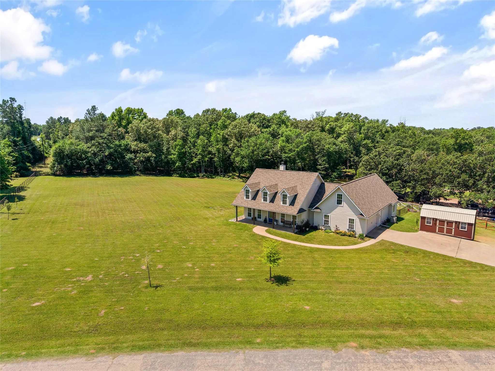 Single Family Residence For Sale in Rains County , 155 RS County Road 4261, Emory, Texas 75440, 3 Bedroom, 2 Bathroom, 2 Garage spaces, 1,970 Sqft, built in 2008, mls#21261650, Real Estate Agent in Emory, Homes For Sale in Rains county, Homes For Sale in Emory, Realtor in Emory Texas, Real Estate Brokerage Independent Realty Texas, Luminita Cordes Realtor