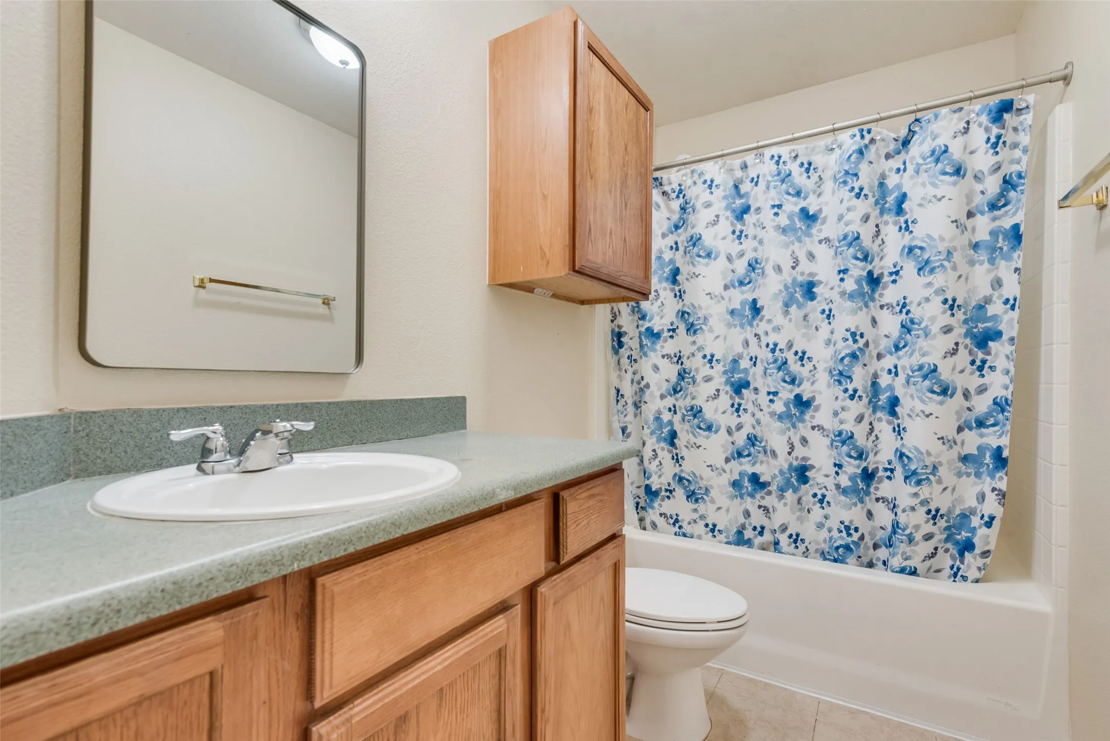 Duplex For Sale in Tarrant County , 1233 & 1237 Village Garden Drive, Azle, Texas 76020, 4 Bedroom, 2 Bathroom, 2 Garage spaces, 0 Sqft, built in 2006, Preowned, mls#21259992, Real Estate Agent in Azle, Homes For Sale in Tarrant county, Homes For Sale in Azle, Realtor in Azle Texas, Real Estate Brokerage Independent Realty Texas, Luminita Cordes Realtor