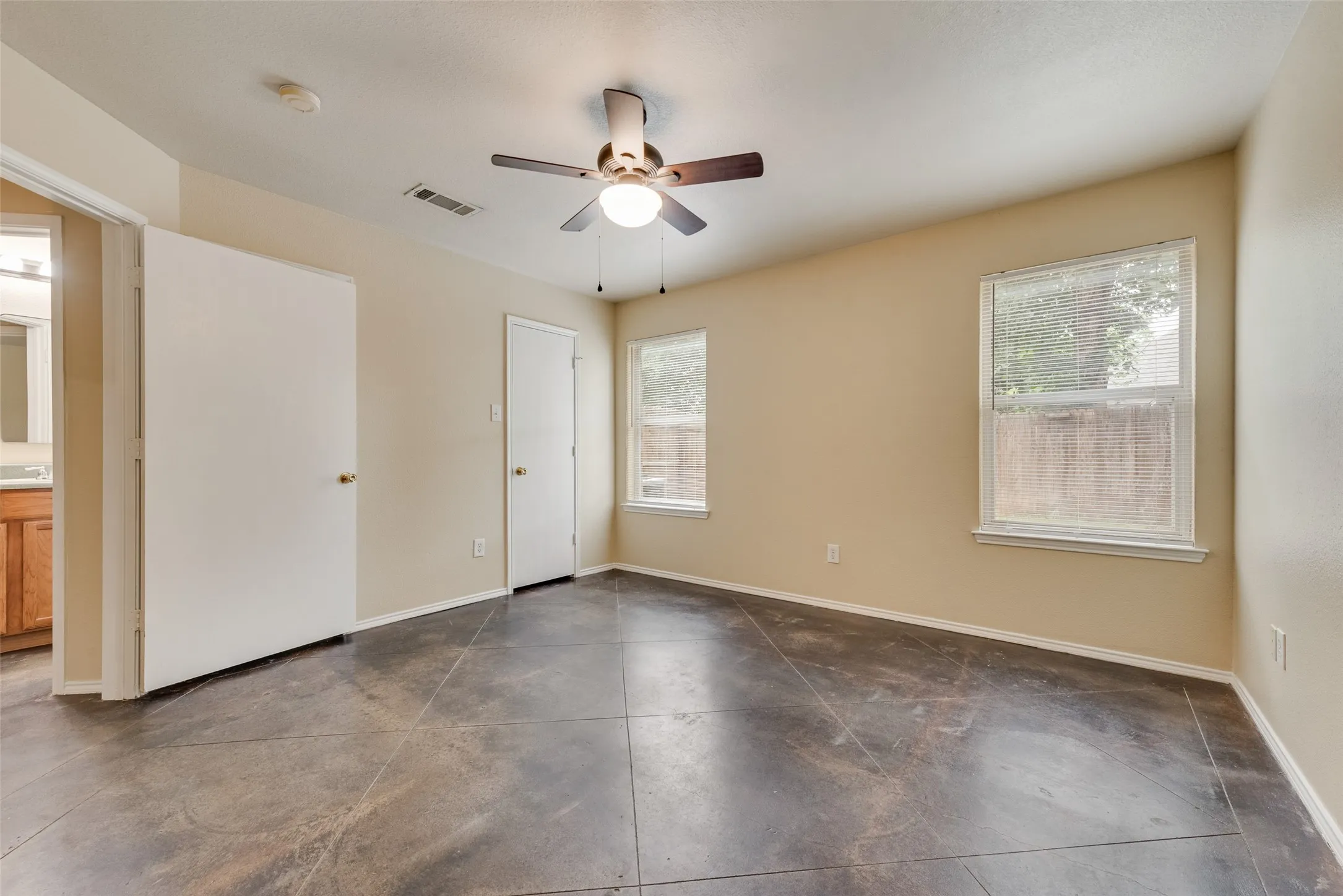 Duplex For Sale in Tarrant County , 1233 & 1237 Village Garden Drive, Azle, Texas 76020, 4 Bedroom, 2 Bathroom, 2 Garage spaces, 0 Sqft, built in 2006, Preowned, mls#21259992, Real Estate Agent in Azle, Homes For Sale in Tarrant county, Homes For Sale in Azle, Realtor in Azle Texas, Real Estate Brokerage Independent Realty Texas, Luminita Cordes Realtor