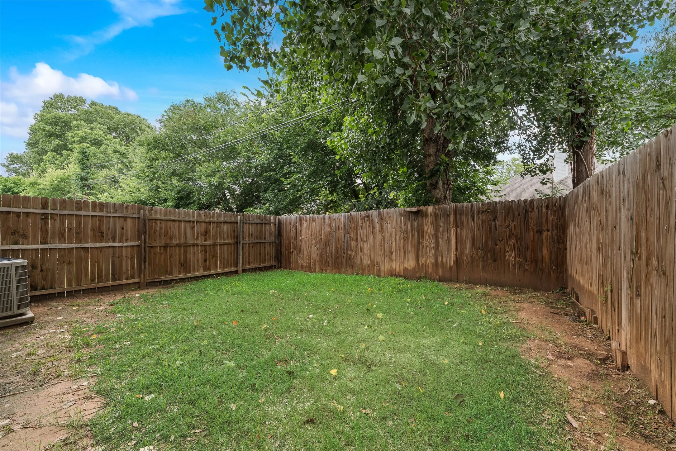 Duplex For Sale in Tarrant County , 1233 & 1237 Village Garden Drive, Azle, Texas 76020, 4 Bedroom, 2 Bathroom, 2 Garage spaces, 0 Sqft, built in 2006, Preowned, mls#21259992, Real Estate Agent in Azle, Homes For Sale in Tarrant county, Homes For Sale in Azle, Realtor in Azle Texas, Real Estate Brokerage Independent Realty Texas, Luminita Cordes Realtor