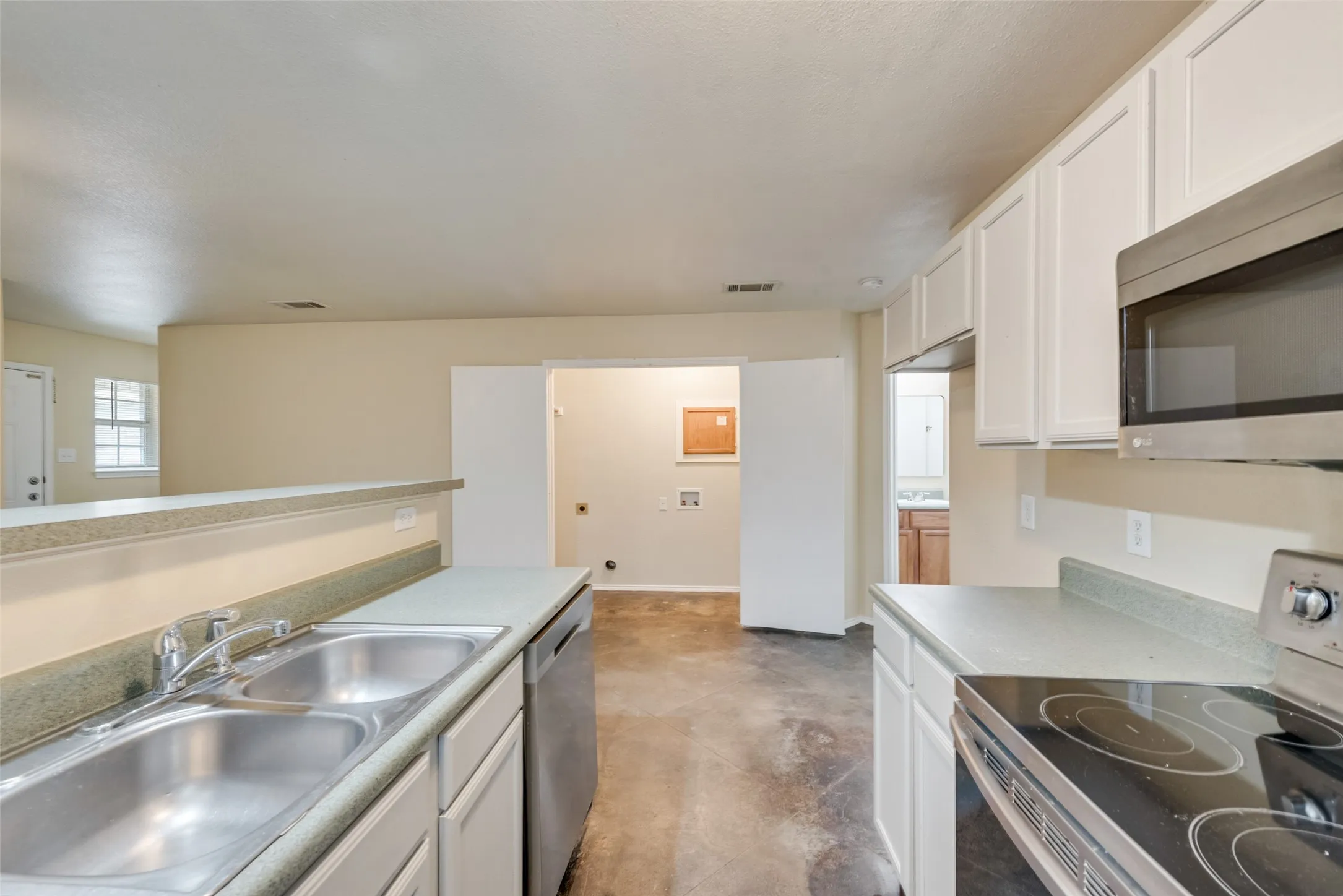 Duplex For Sale in Tarrant County , 1233 & 1237 Village Garden Drive, Azle, Texas 76020, 4 Bedroom, 2 Bathroom, 2 Garage spaces, 0 Sqft, built in 2006, Preowned, mls#21259992, Real Estate Agent in Azle, Homes For Sale in Tarrant county, Homes For Sale in Azle, Realtor in Azle Texas, Real Estate Brokerage Independent Realty Texas, Luminita Cordes Realtor
