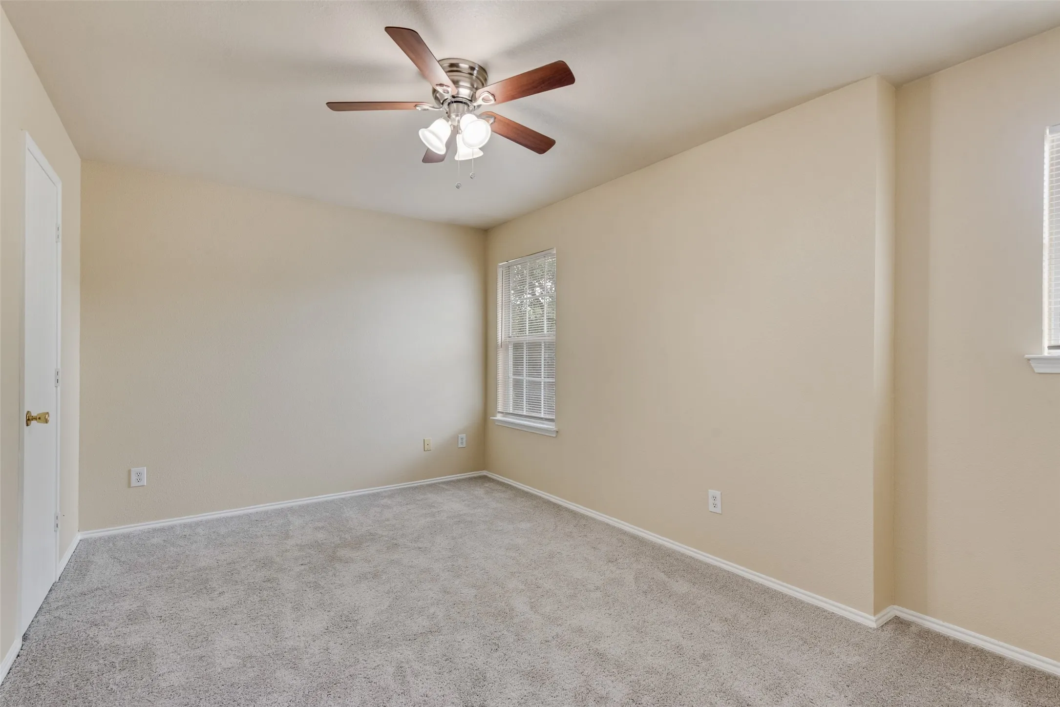 Duplex For Sale in Tarrant County , 1233 & 1237 Village Garden Drive, Azle, Texas 76020, 4 Bedroom, 2 Bathroom, 2 Garage spaces, 0 Sqft, built in 2006, Preowned, mls#21259992, Real Estate Agent in Azle, Homes For Sale in Tarrant county, Homes For Sale in Azle, Realtor in Azle Texas, Real Estate Brokerage Independent Realty Texas, Luminita Cordes Realtor