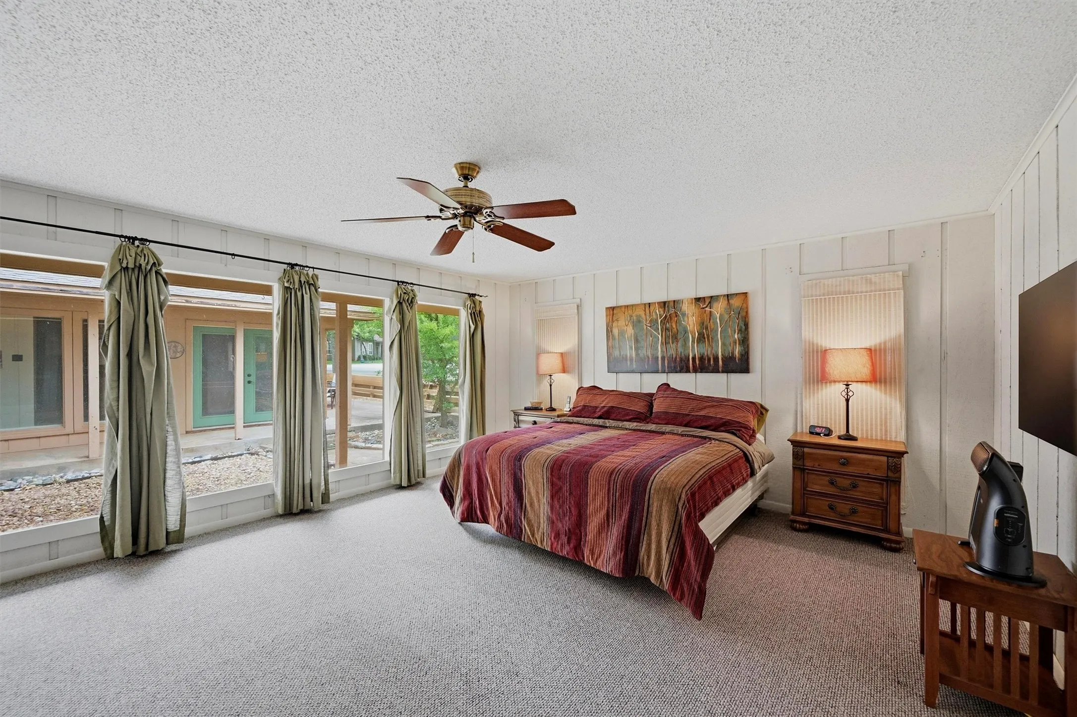 Single Family Residence For Sale in Grayson County , 372 Lakepoint Loop, Pottsboro, Texas 75076, 3 Bedroom, 2 Bathroom, Garage spaces, 2,664 Sqft, built in 1973, mls#21261639, Real Estate Agent in Pottsboro, Homes For Sale in Grayson county, Homes For Sale in Pottsboro, Realtor in Pottsboro Texas, Real Estate Brokerage Independent Realty Texas, Luminita Cordes Realtor