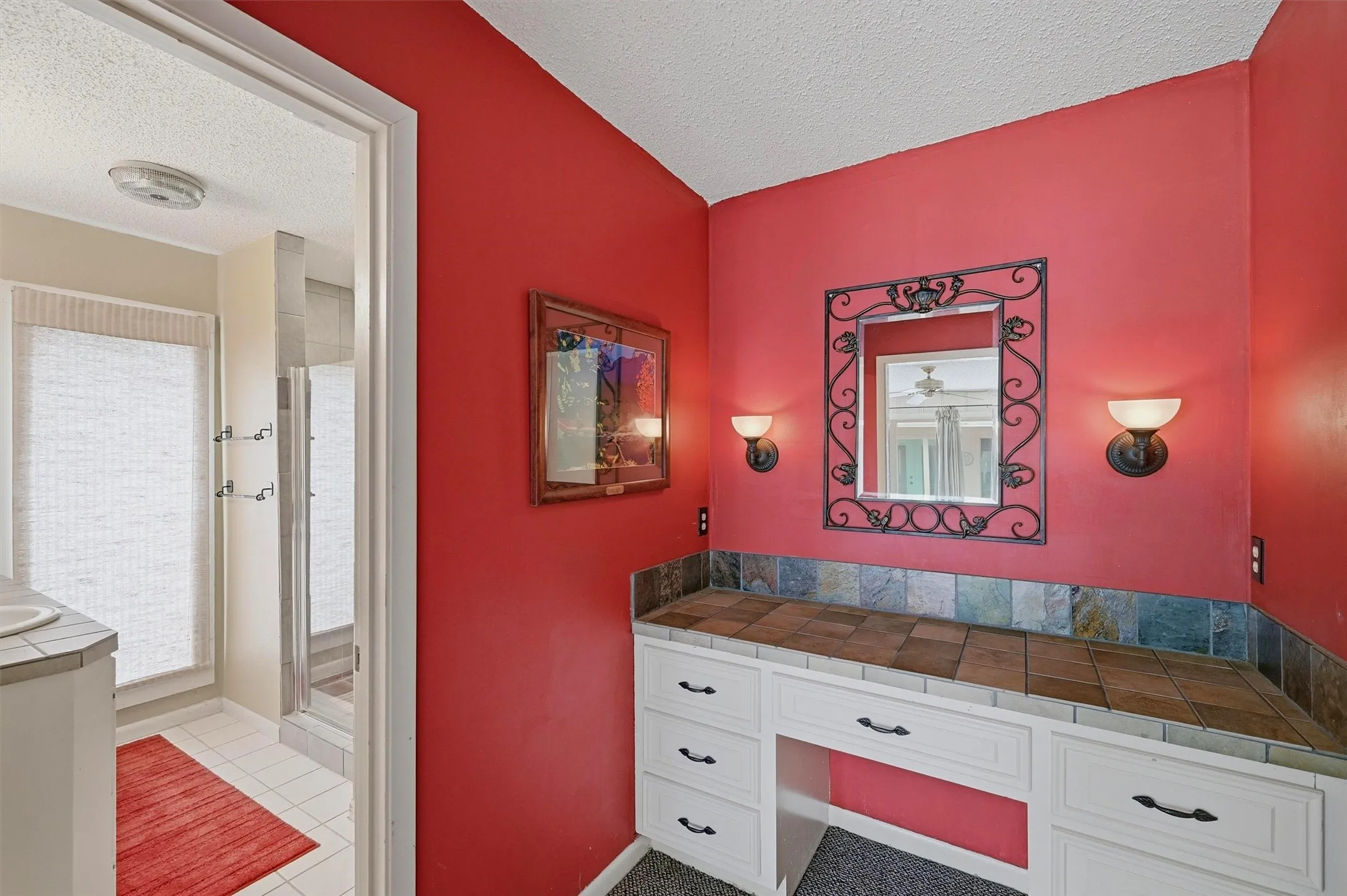 Single Family Residence For Sale in Grayson County , 372 Lakepoint Loop, Pottsboro, Texas 75076, 3 Bedroom, 2 Bathroom, Garage spaces, 2,664 Sqft, built in 1973, mls#21261639, Real Estate Agent in Pottsboro, Homes For Sale in Grayson county, Homes For Sale in Pottsboro, Realtor in Pottsboro Texas, Real Estate Brokerage Independent Realty Texas, Luminita Cordes Realtor
