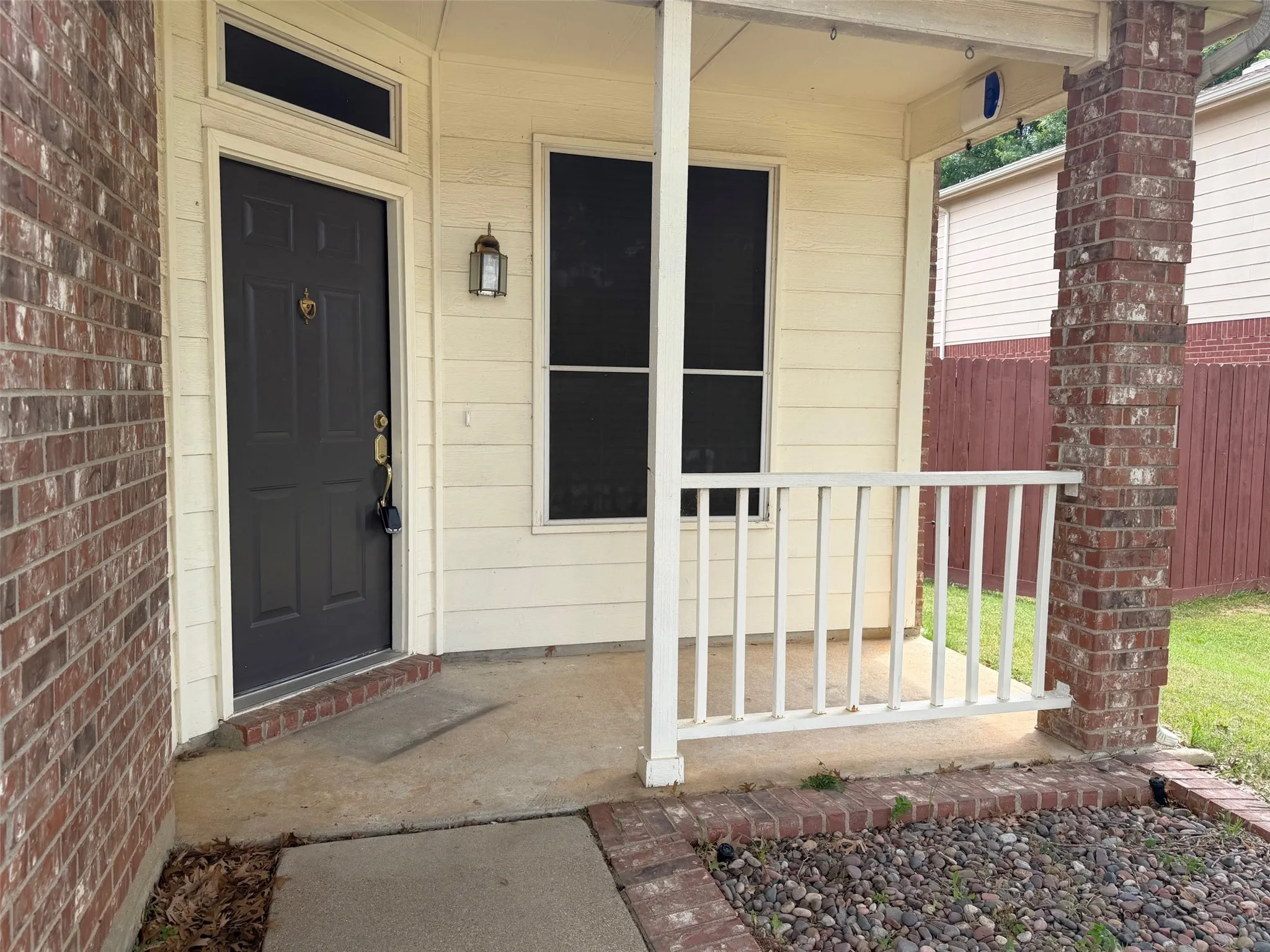 Single Family Residence For Rent in Denton County , 7905 Seven Oaks Lane, Denton, Texas 76210, 3 Bedrooms, 2 Bathrooms, 2 Garage spaces, 1,984 Sqft, built in 2000, Preowned, Price $2,150, mls#21261386, Real Estate Agent in Denton, Homes For Rent in Denton county, Homes For Rent in Denton, Realtor in Denton Texas, Real Estate Brokerage Independent Realty Texas, Luminita Cordes Realtor