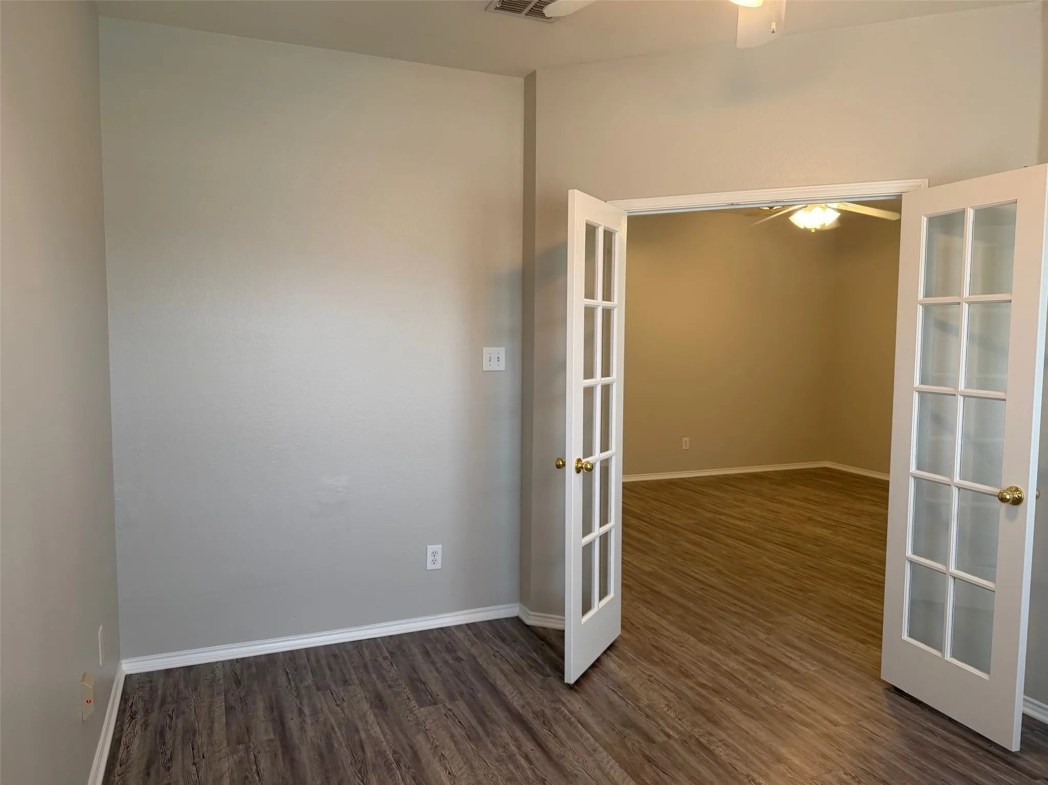 Single Family Residence For Rent in Denton County , 7905 Seven Oaks Lane, Denton, Texas 76210, 3 Bedrooms, 2 Bathrooms, 2 Garage spaces, 1,984 Sqft, built in 2000, Preowned, Price $2,150, mls#21261386, Real Estate Agent in Denton, Homes For Rent in Denton county, Homes For Rent in Denton, Realtor in Denton Texas, Real Estate Brokerage Independent Realty Texas, Luminita Cordes Realtor