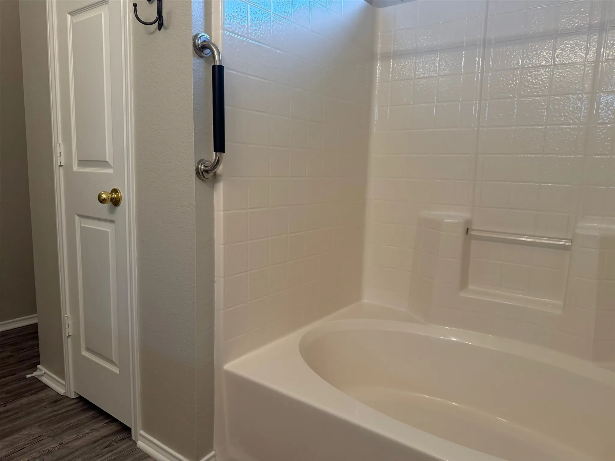 Single Family Residence For Rent in Denton County , 7905 Seven Oaks Lane, Denton, Texas 76210, 3 Bedrooms, 2 Bathrooms, 2 Garage spaces, 1,984 Sqft, built in 2000, Preowned, Price $2,150, mls#21261386, Real Estate Agent in Denton, Homes For Rent in Denton county, Homes For Rent in Denton, Realtor in Denton Texas, Real Estate Brokerage Independent Realty Texas, Luminita Cordes Realtor
