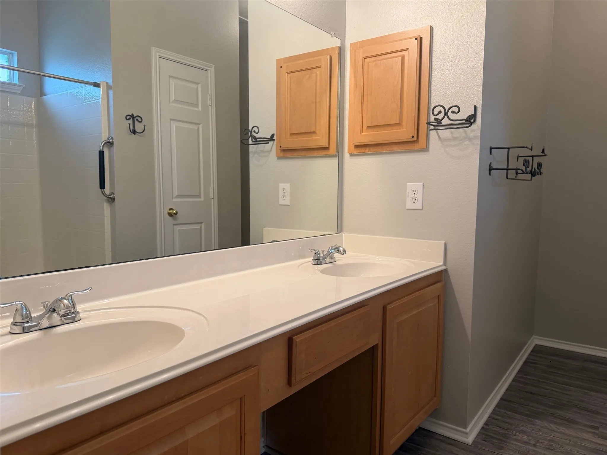 Single Family Residence For Rent in Denton County , 7905 Seven Oaks Lane, Denton, Texas 76210, 3 Bedrooms, 2 Bathrooms, 2 Garage spaces, 1,984 Sqft, built in 2000, Preowned, Price $2,150, mls#21261386, Real Estate Agent in Denton, Homes For Rent in Denton county, Homes For Rent in Denton, Realtor in Denton Texas, Real Estate Brokerage Independent Realty Texas, Luminita Cordes Realtor