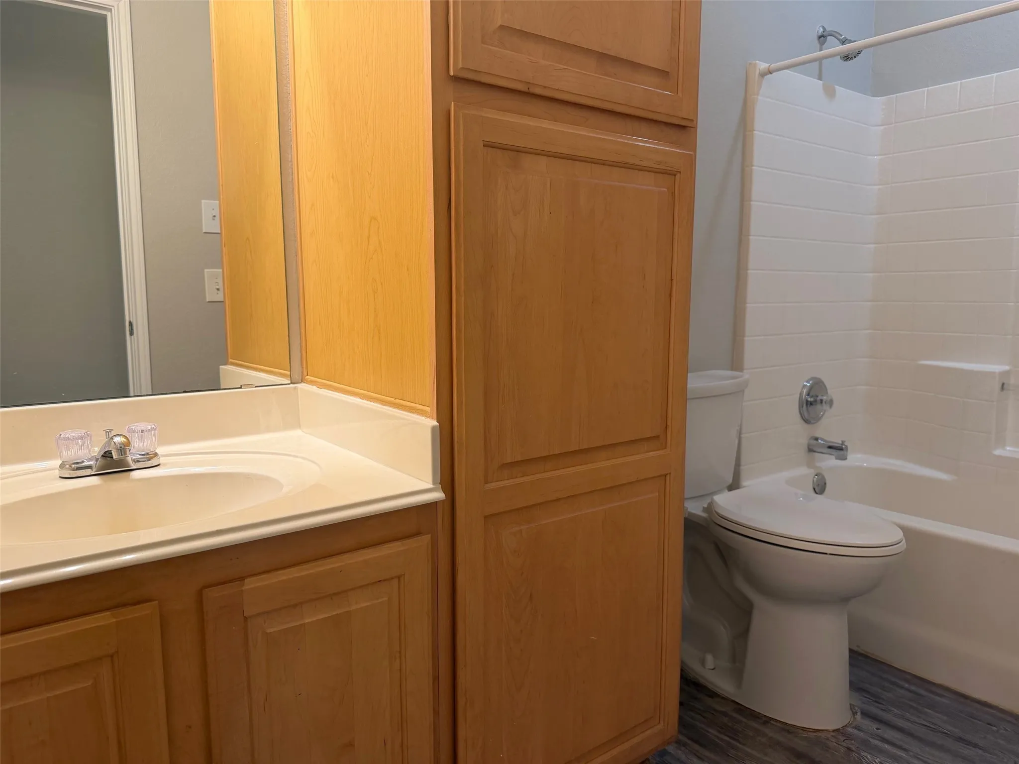 Single Family Residence For Rent in Denton County , 7905 Seven Oaks Lane, Denton, Texas 76210, 3 Bedrooms, 2 Bathrooms, 2 Garage spaces, 1,984 Sqft, built in 2000, Preowned, Price $2,150, mls#21261386, Real Estate Agent in Denton, Homes For Rent in Denton county, Homes For Rent in Denton, Realtor in Denton Texas, Real Estate Brokerage Independent Realty Texas, Luminita Cordes Realtor