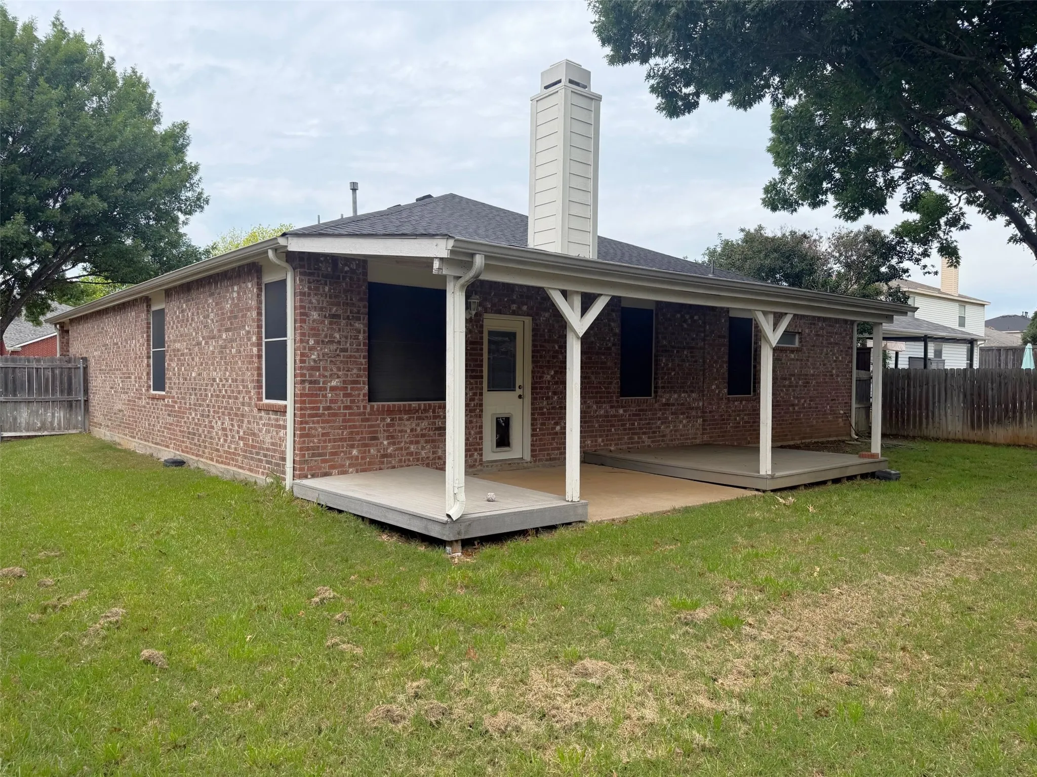 Single Family Residence For Rent in Denton County , 7905 Seven Oaks Lane, Denton, Texas 76210, 3 Bedrooms, 2 Bathrooms, 2 Garage spaces, 1,984 Sqft, built in 2000, Preowned, Price $2,150, mls#21261386, Real Estate Agent in Denton, Homes For Rent in Denton county, Homes For Rent in Denton, Realtor in Denton Texas, Real Estate Brokerage Independent Realty Texas, Luminita Cordes Realtor